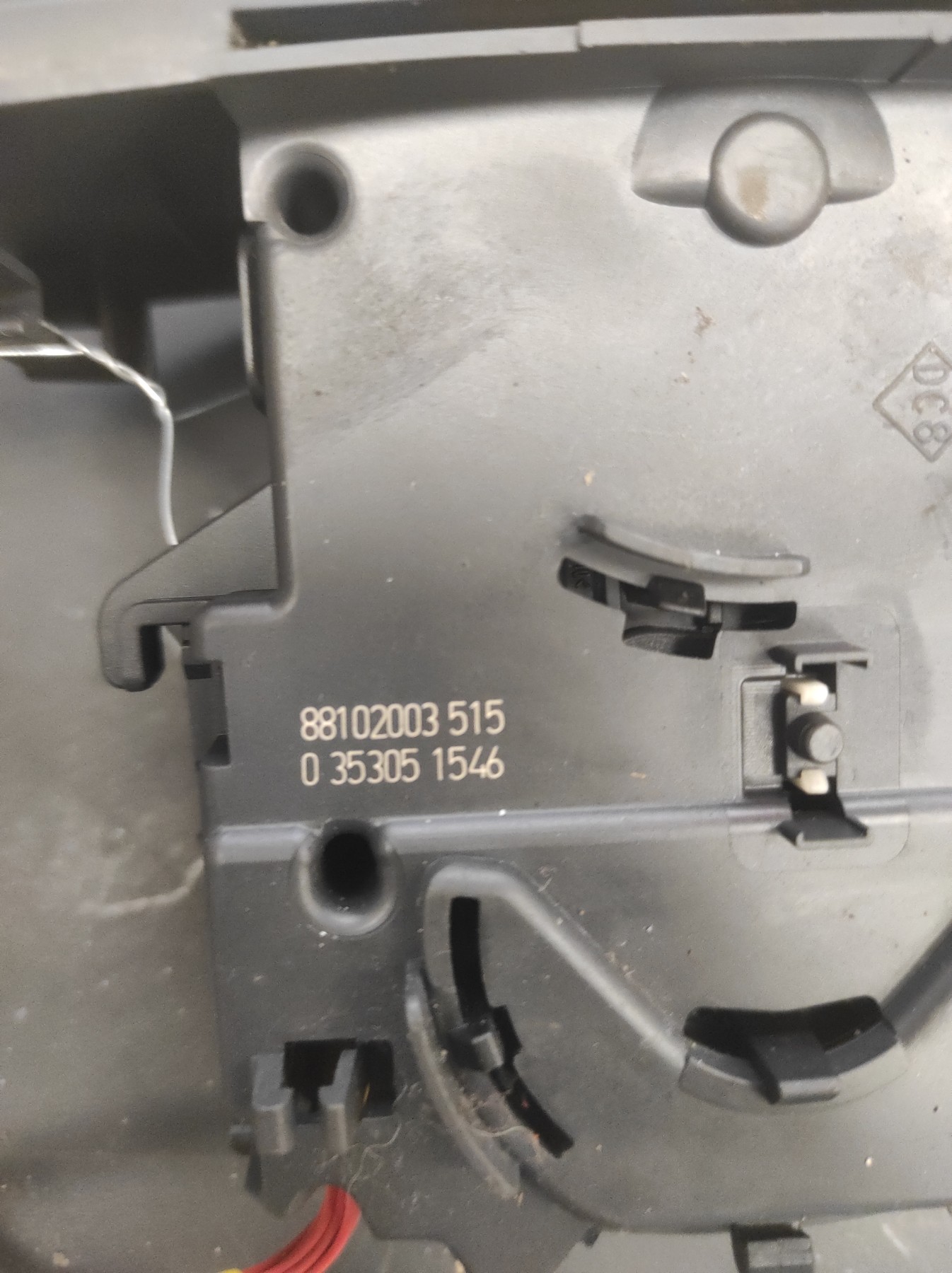 Commodo phare RENAULT CLIO 3 PHASE 1 – 88102003515