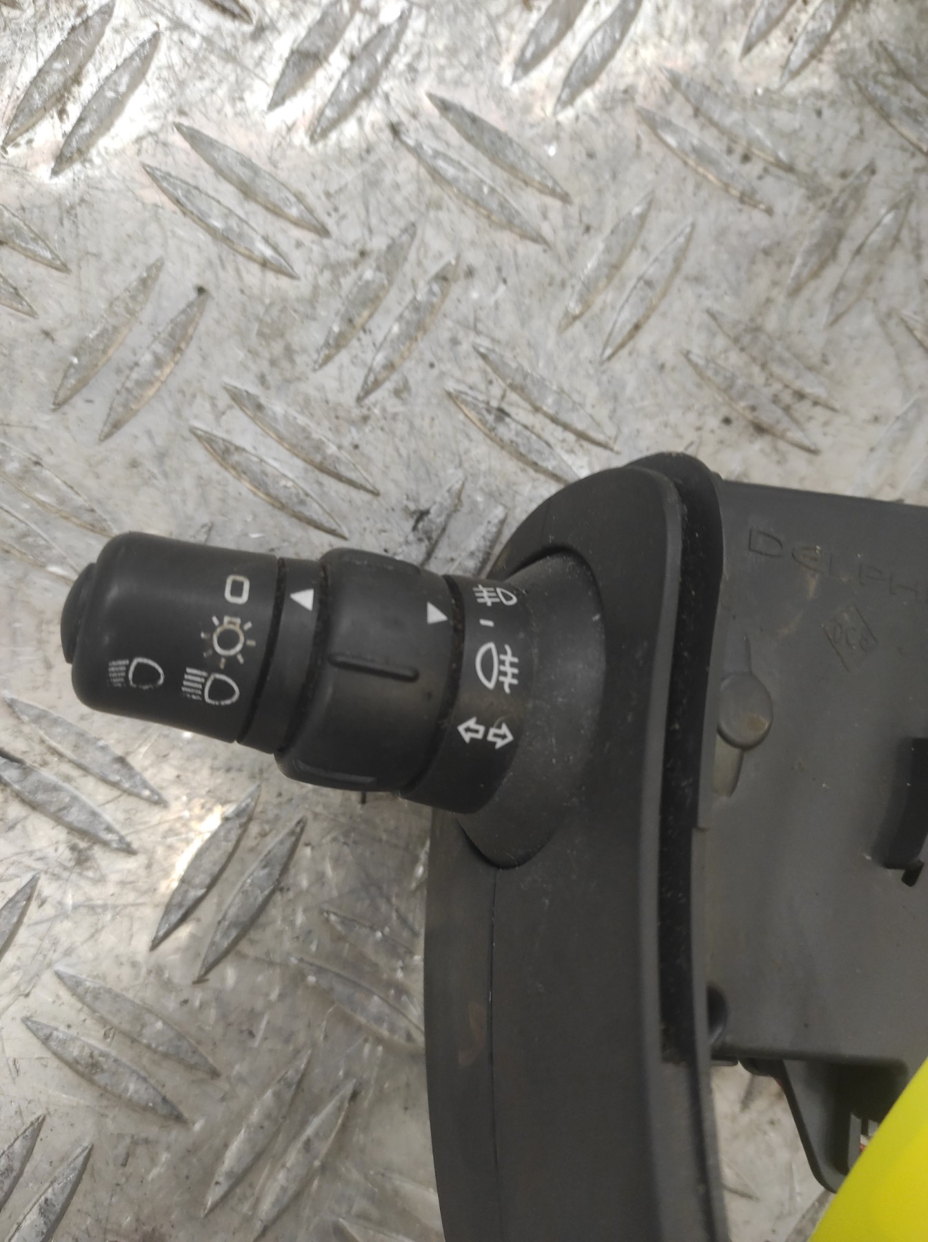 Commodo phare RENAULT CLIO 3 PHASE 1 – 88102003515