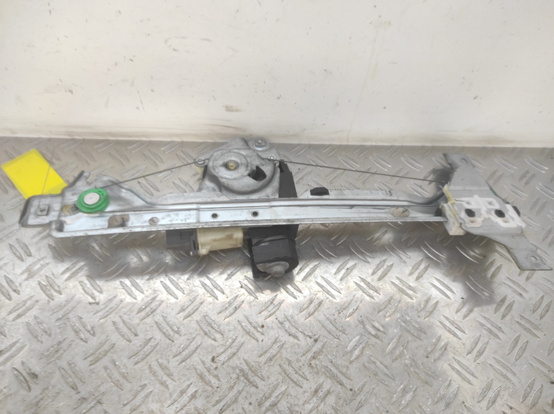 Leve vitre electrique arriere gauche PEUGEOT 5008 1 PHASE 1 – 9683671780