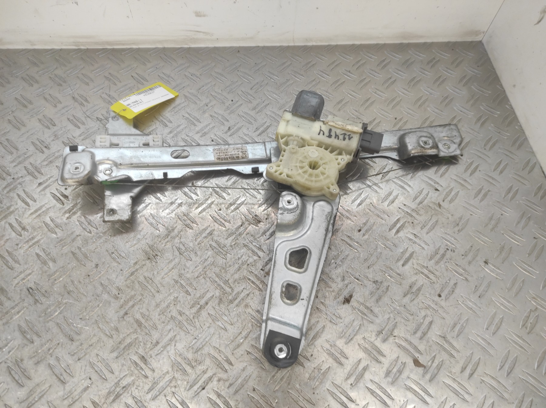 Leve vitre electrique avant gauche PEUGEOT 5008 1 PHASE 1 – 9682808980
