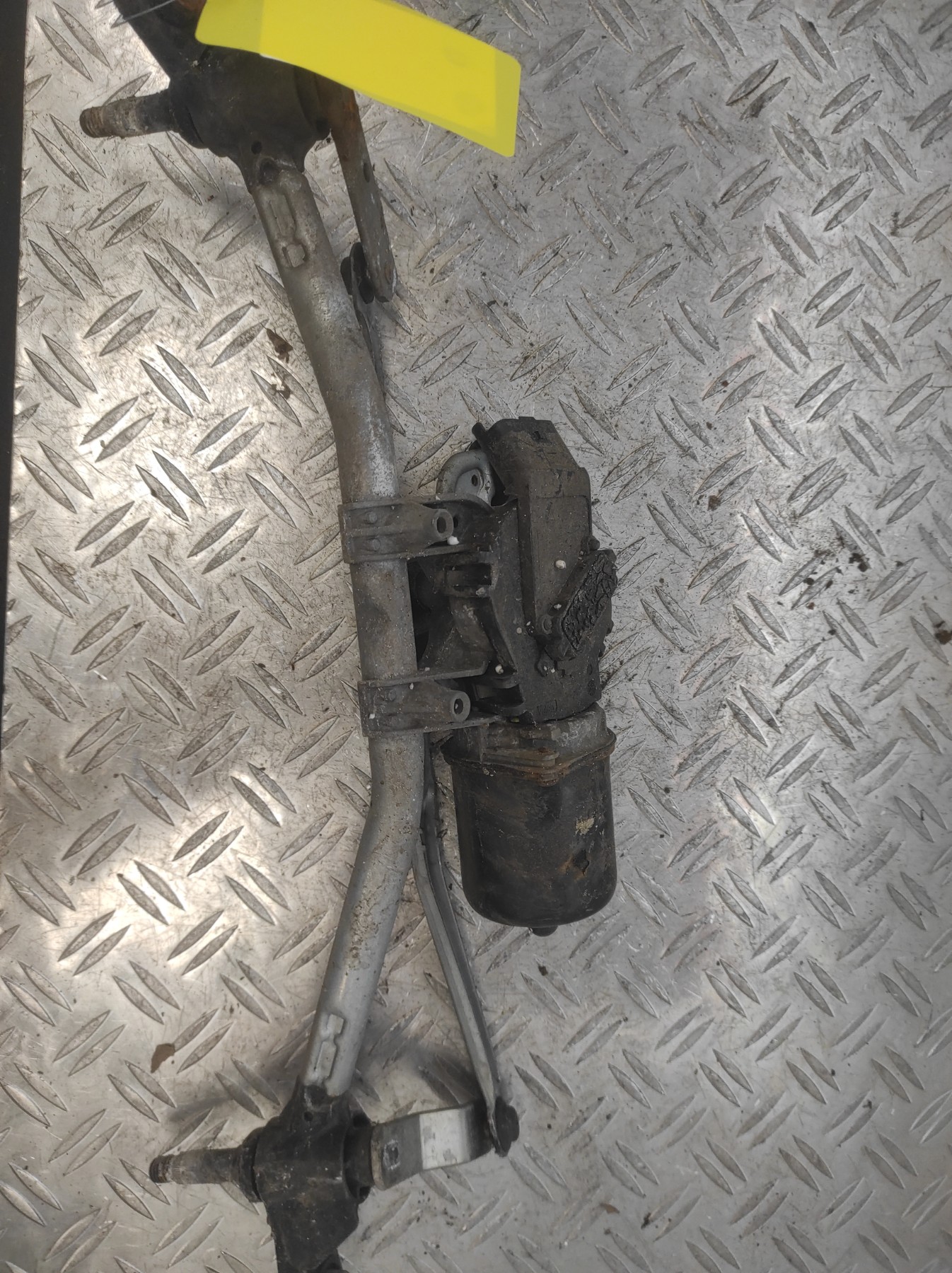 Moteur essuie glace avant RENAULT CLIO 3 PHASE 1 BREAK – 8200268931