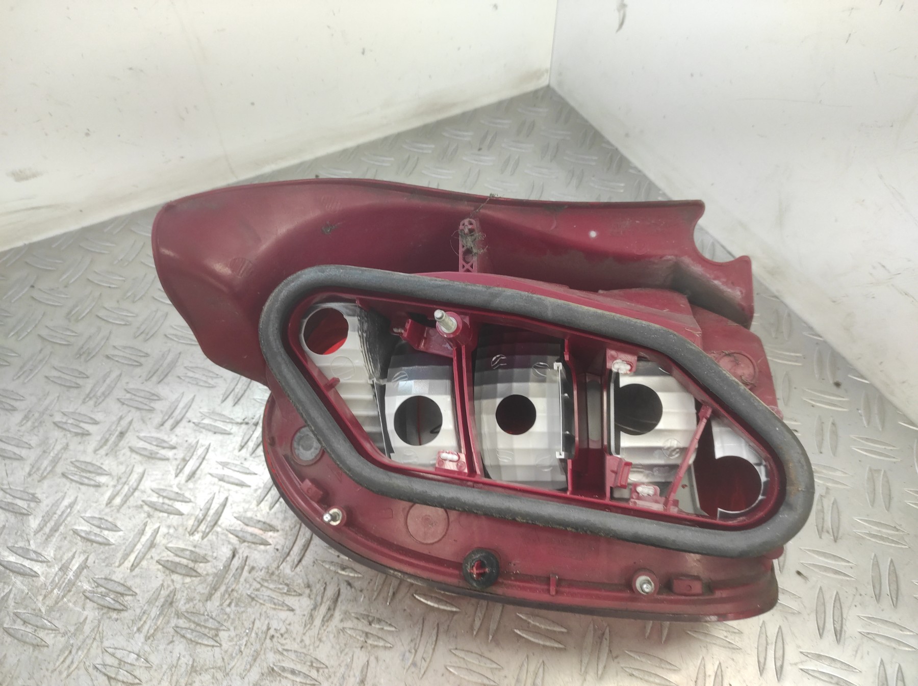 Feu arriere principal droit (feux) RENAULT GRAND MODUS PHASE 2 – 8200658413