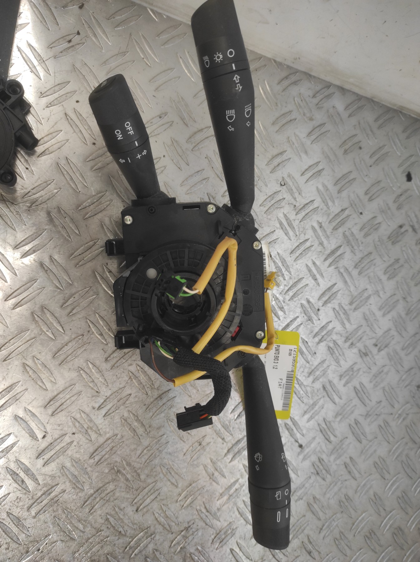 Com (Bloc Contacteur Tournant+Commodo Essuie Glace+Commodo Phare) FIAT PUNTO EVO 3 – 251626