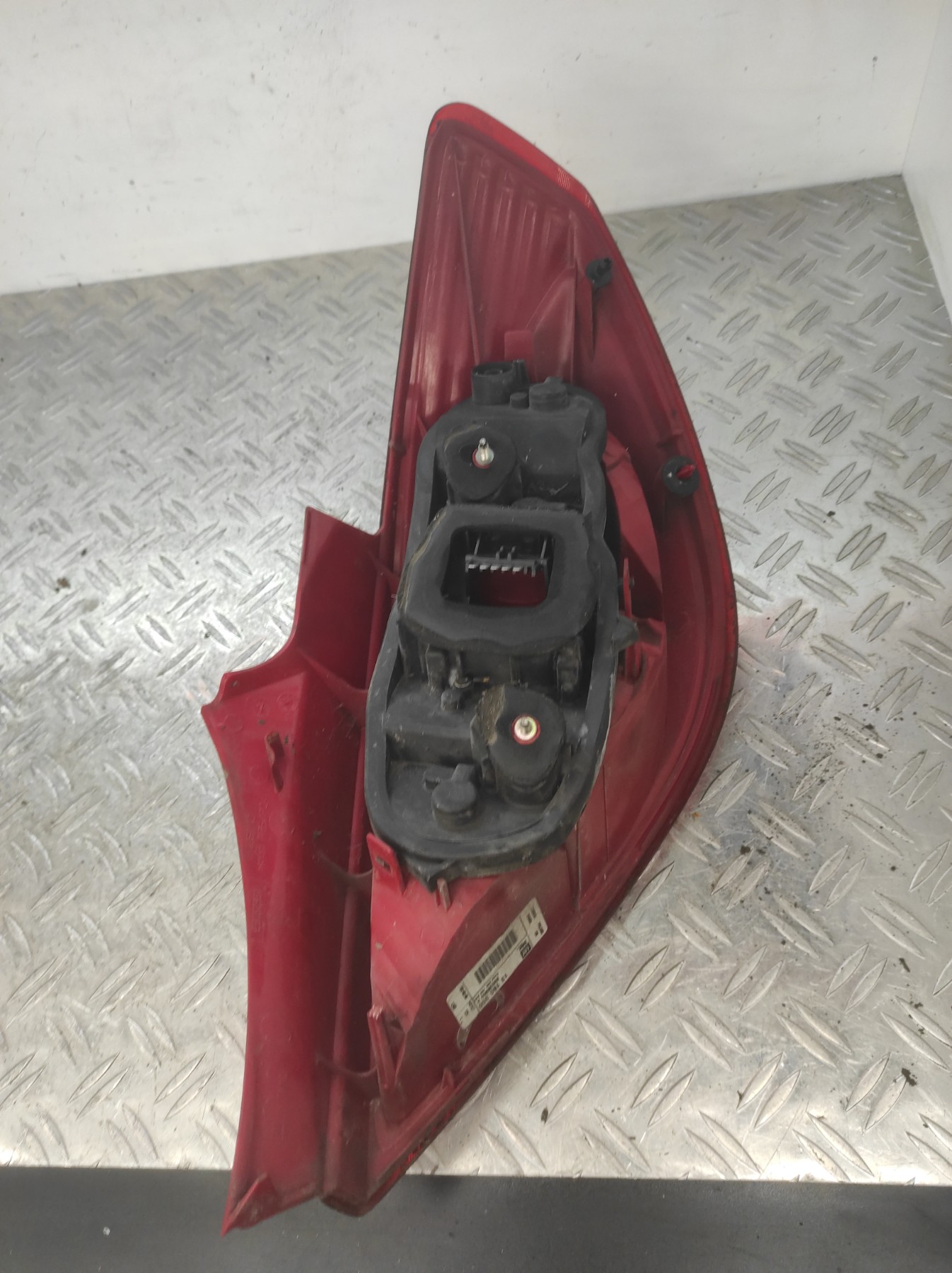 Feu arriere principal gauche (feux) OPEL CORSA D PHASE 1 – 13186350