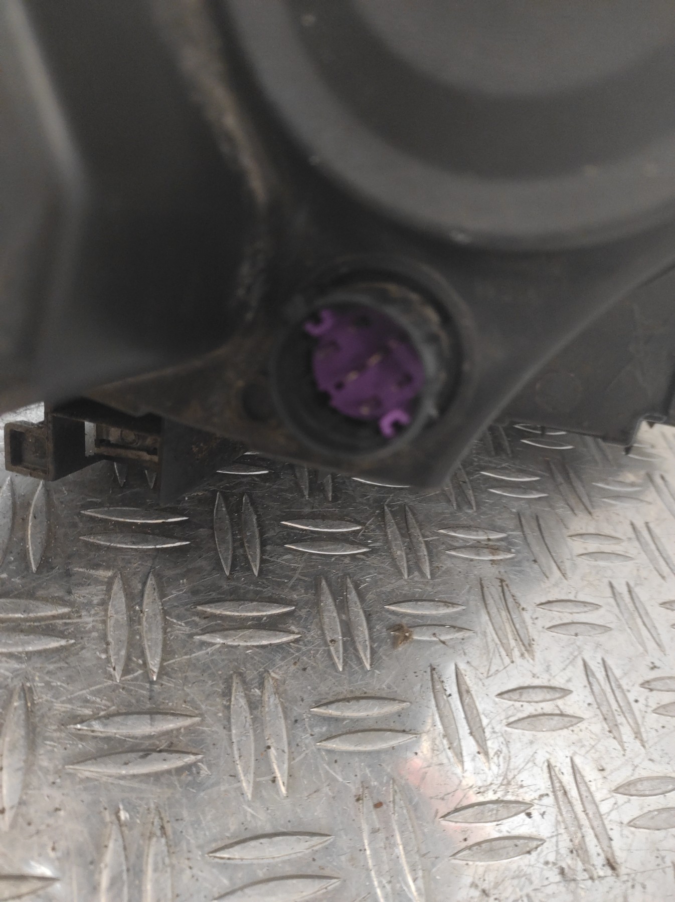 Optique avant principal gauche (feux)(phare) FIAT PUNTO EVO 3 – 51937144