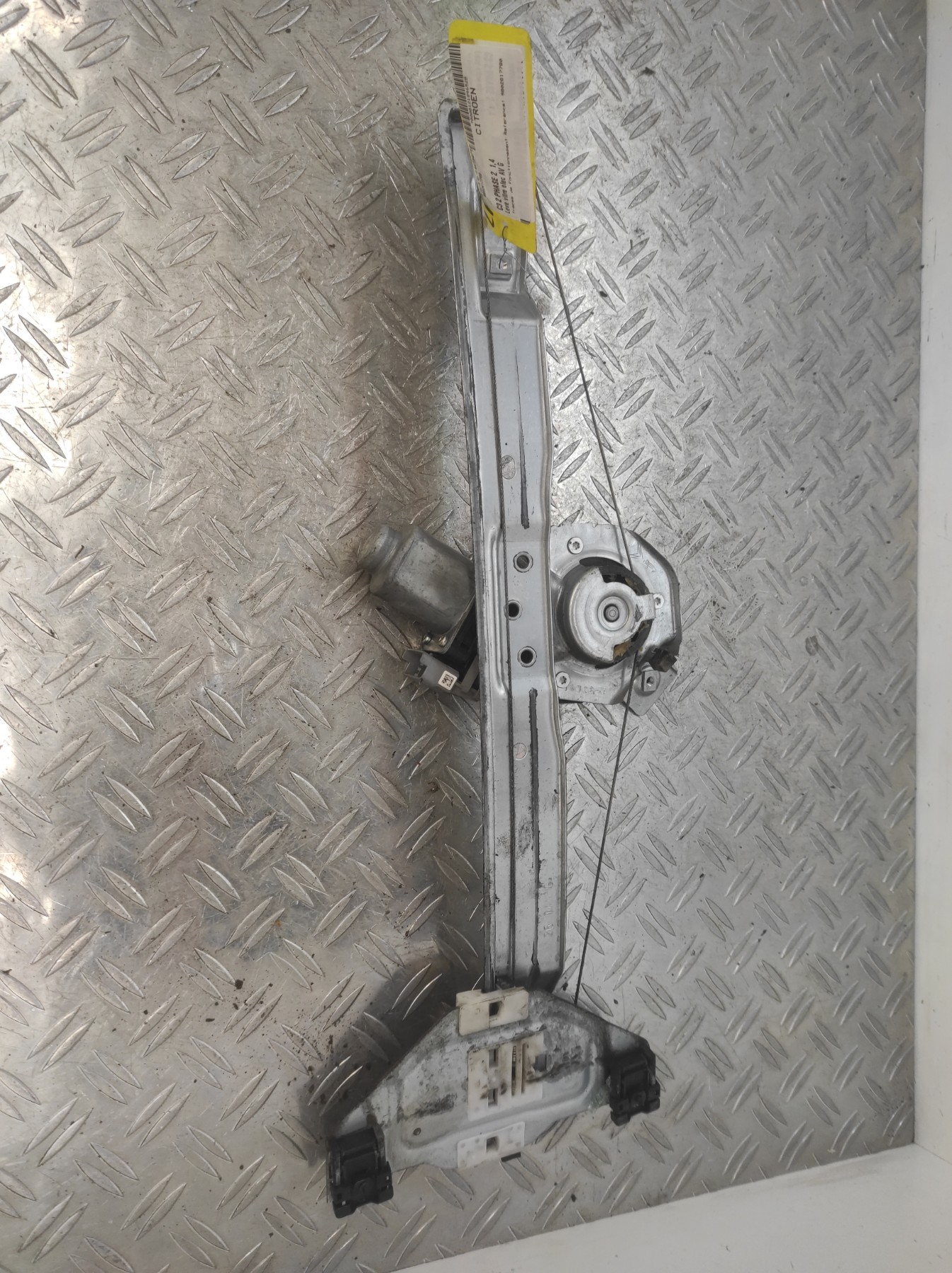 Leve vitre electrique avant gauche CITROEN C3 2 PHASE 2 – 9802617780
