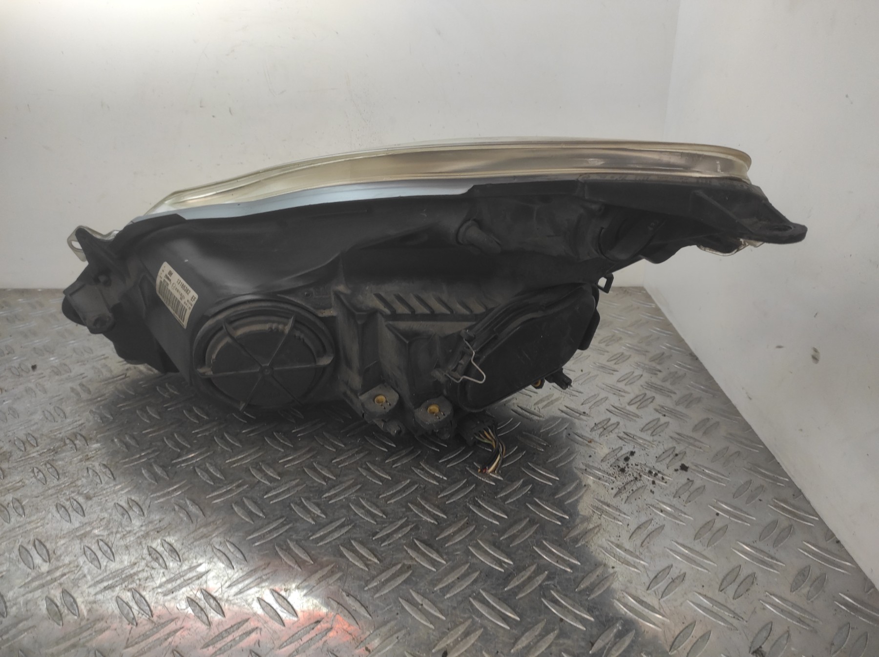 Optique avant principal droit (feux)(phare) OPEL CORSA D PHASE 1 – 13186382