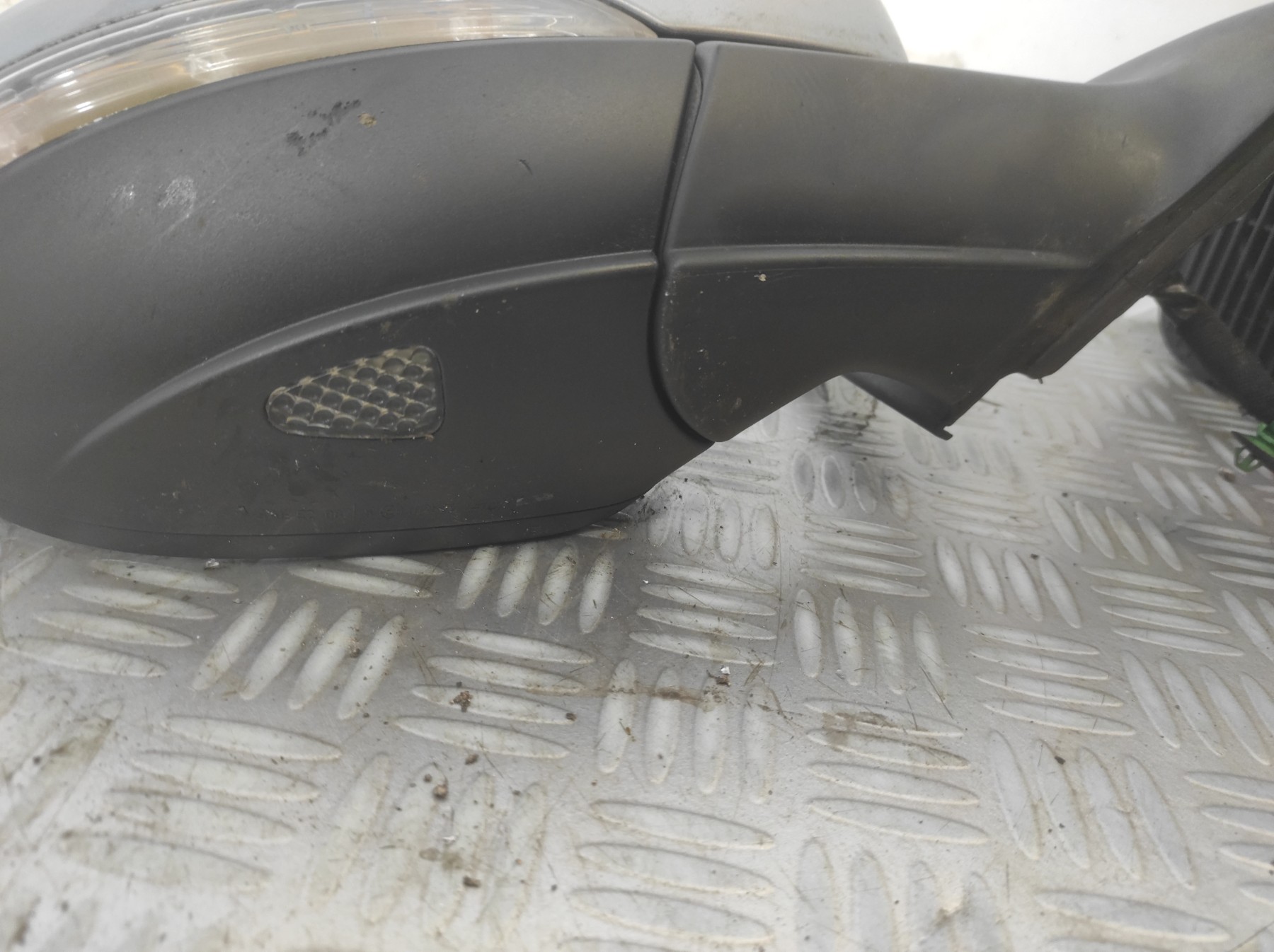 Retroviseur droit VOLKSWAGEN PASSAT 6 BREAK – 3C0857934A