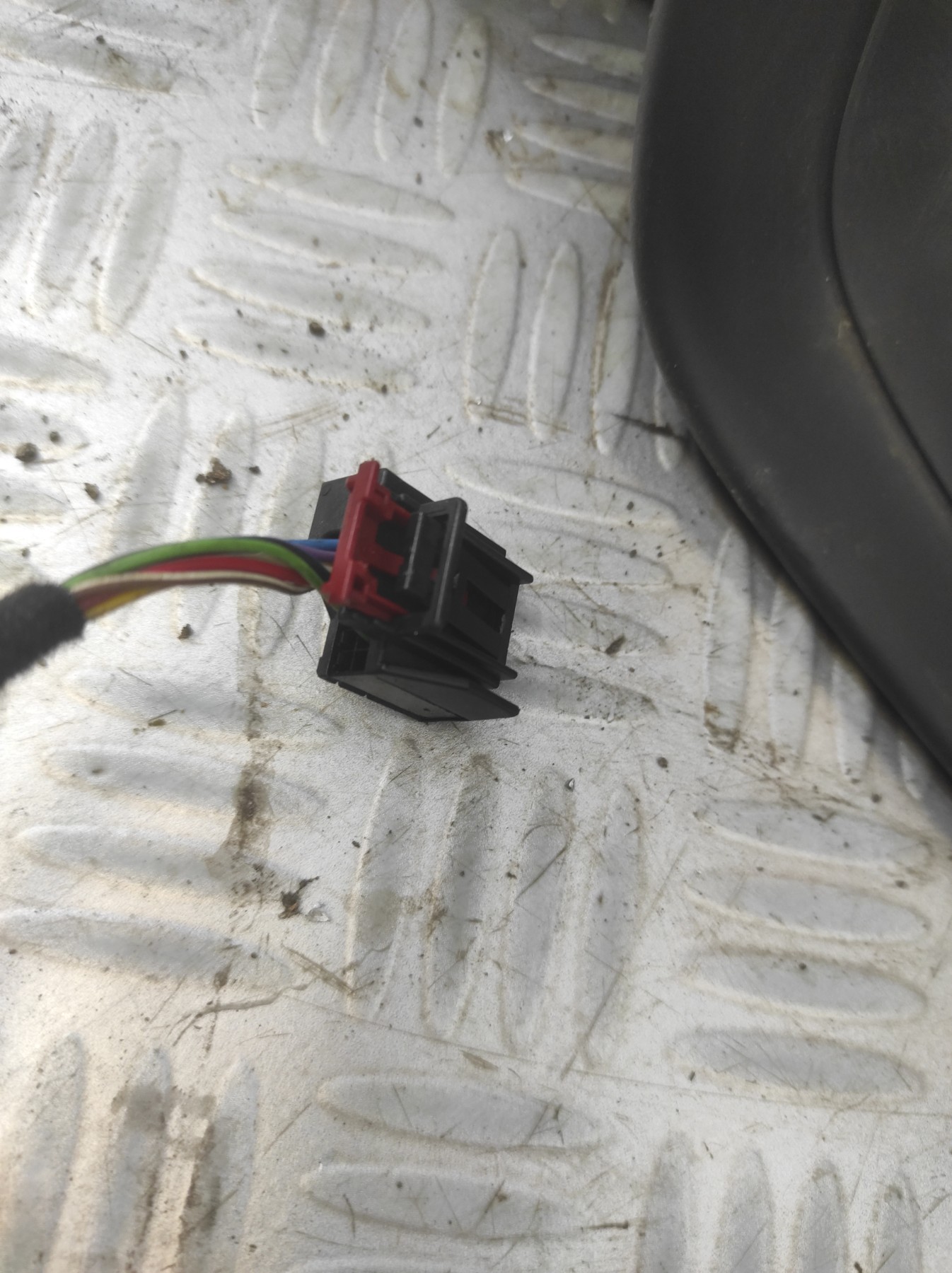 Retroviseur droit VOLKSWAGEN PASSAT 6 BREAK – 3C0857934A