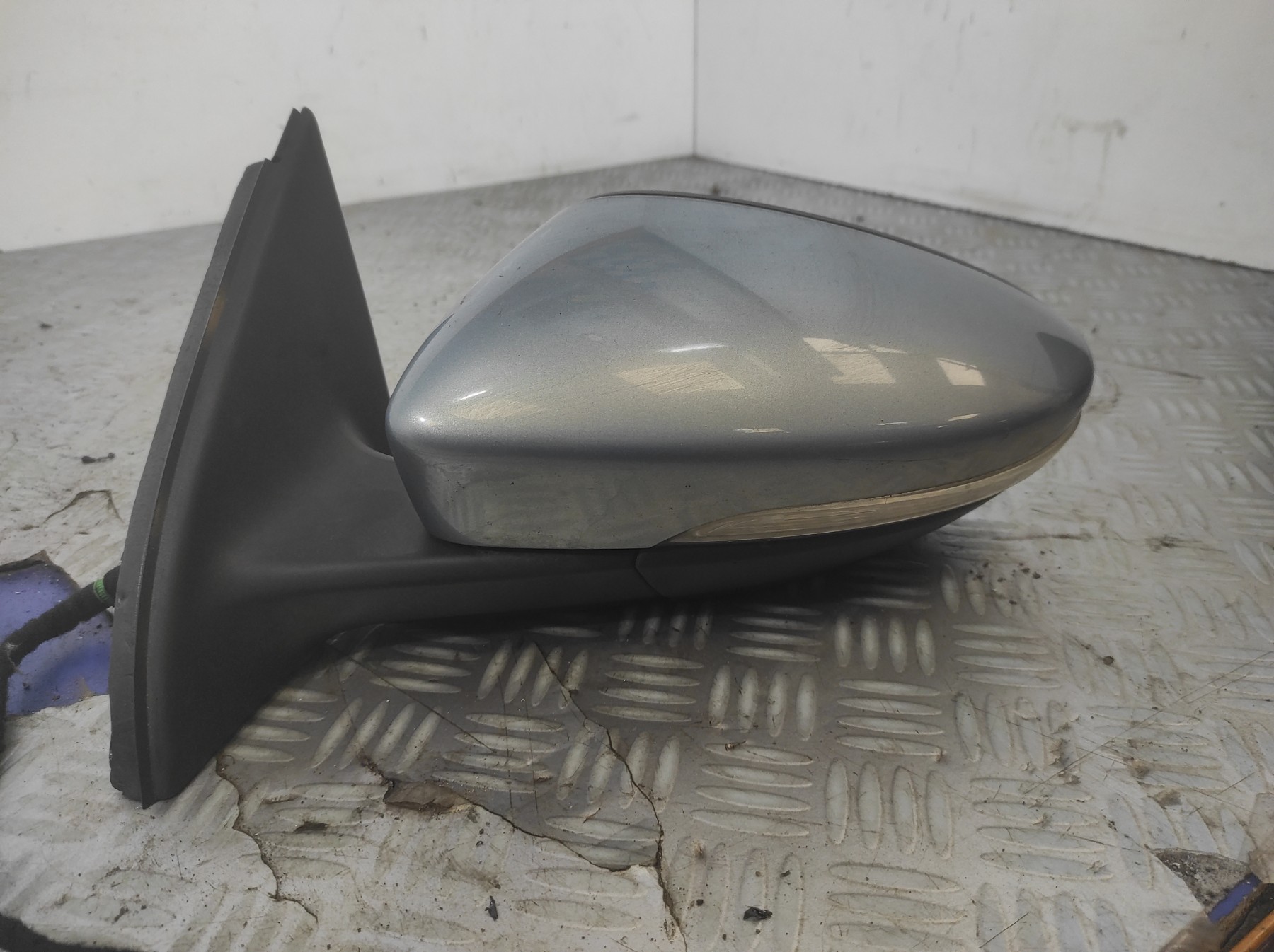 Retroviseur gauche VOLKSWAGEN PASSAT 6 BREAK – 3C0857933A