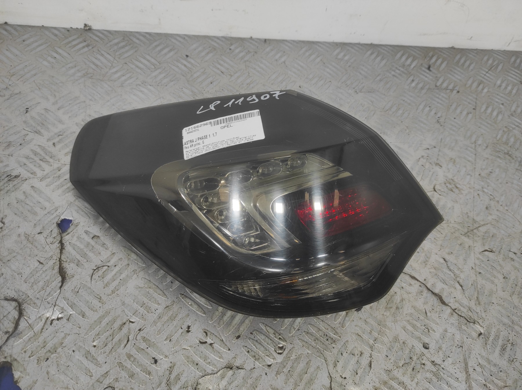 Feu arriere principal gauche (feux) OPEL ASTRA J PHASE 1 – 084421971L
