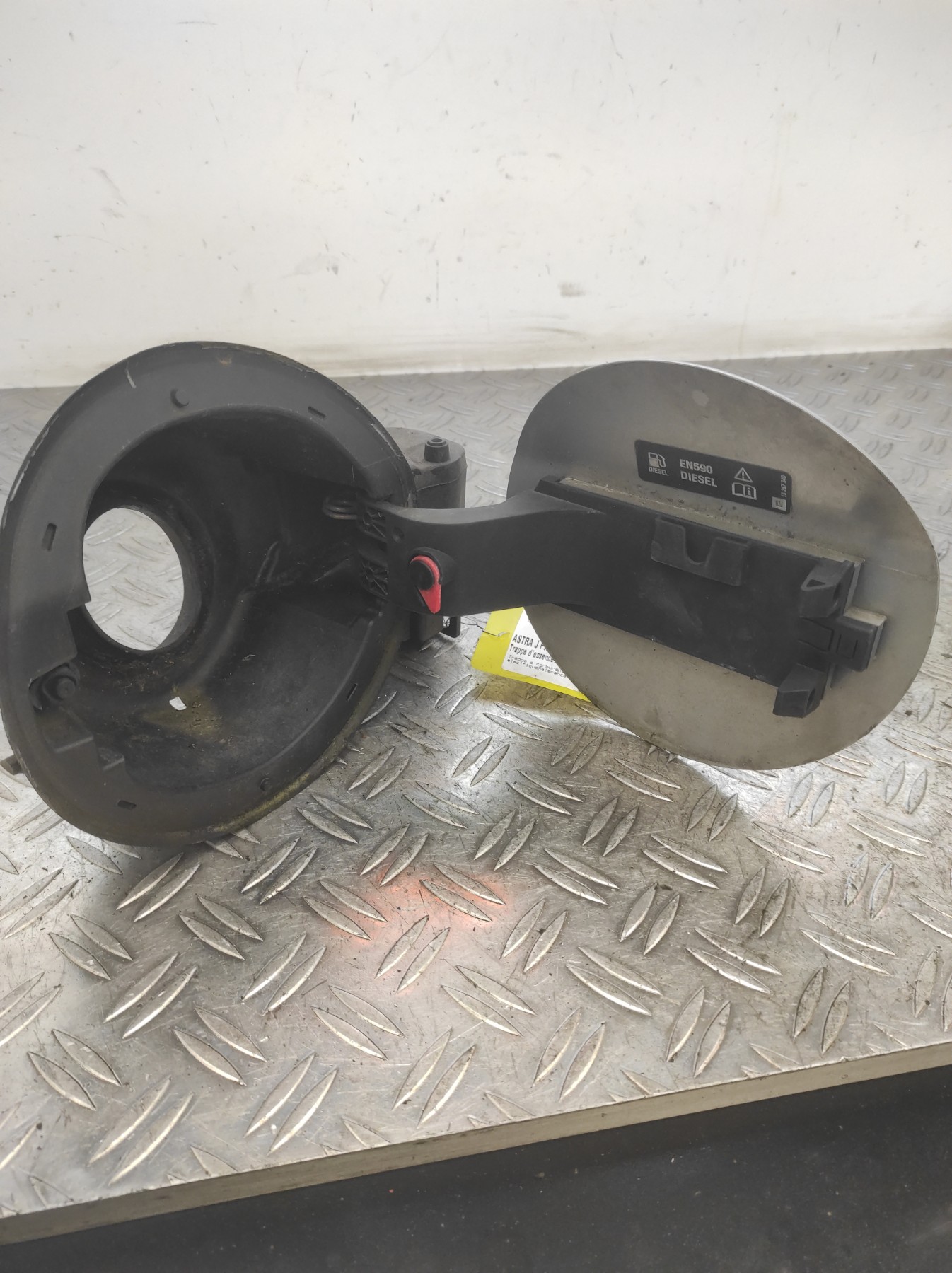 Trappe d&rsquo;essence OPEL ASTRA J PHASE 1 – 13281392