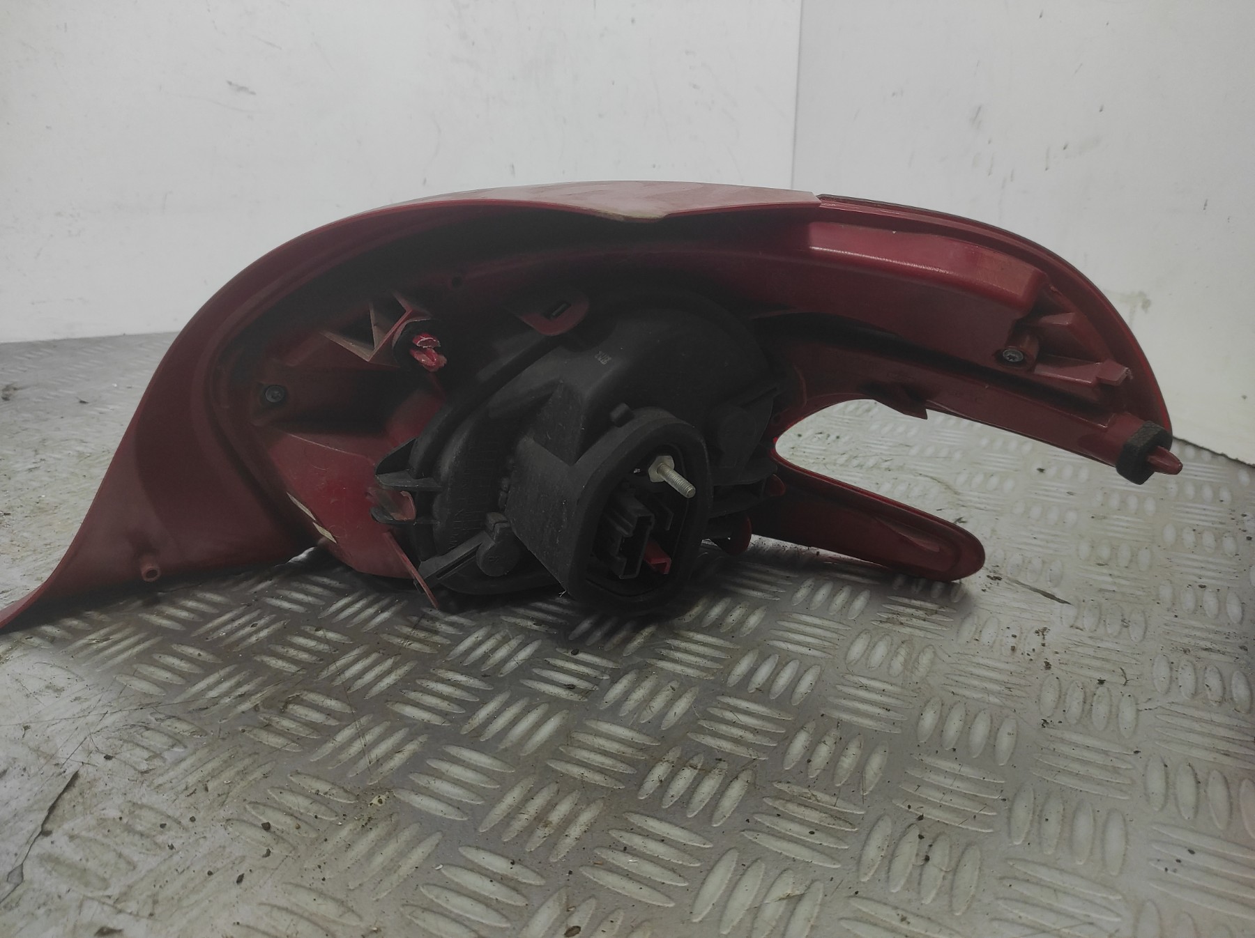 Feu arriere principal gauche (feux) PEUGEOT 208 1 PHASE 1 – 9672628280