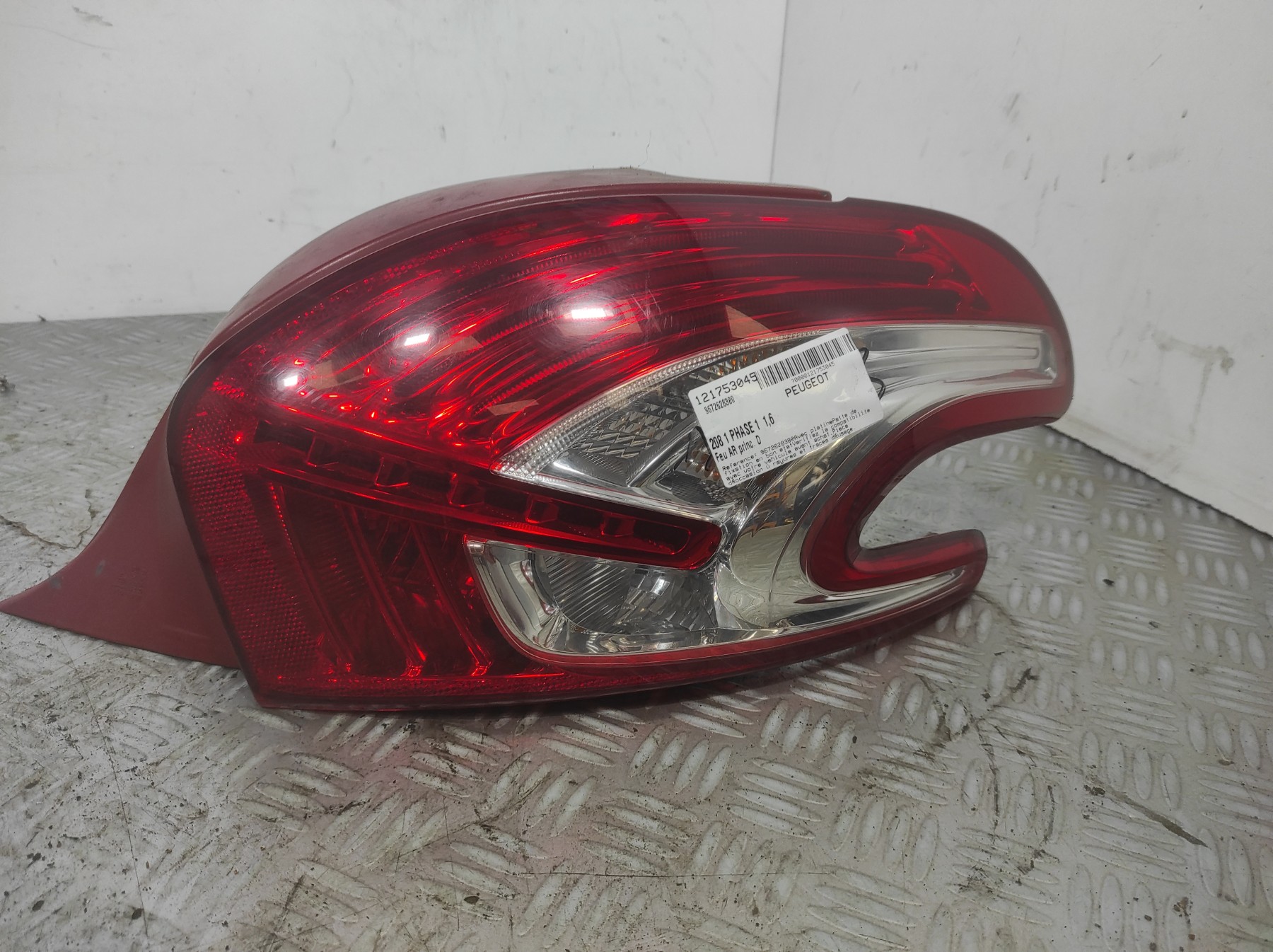 Feu arriere principal droit (feux) PEUGEOT 208 1 PHASE 1 – 9672628380