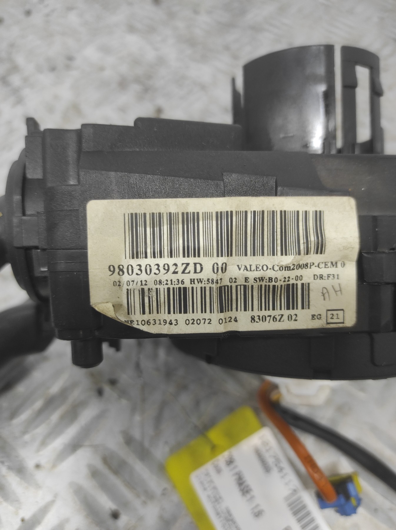 Com (Bloc Contacteur Tournant+Commodo Essuie Glace+Commodo Phare) PEUGEOT 208 1 PHASE 1 – 98030392ZD