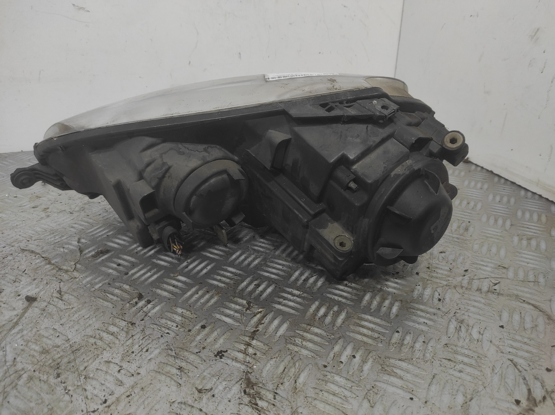 Optique avant principal droit (feux)(phare) VOLKSWAGEN GOLF 5 – 1K6941006