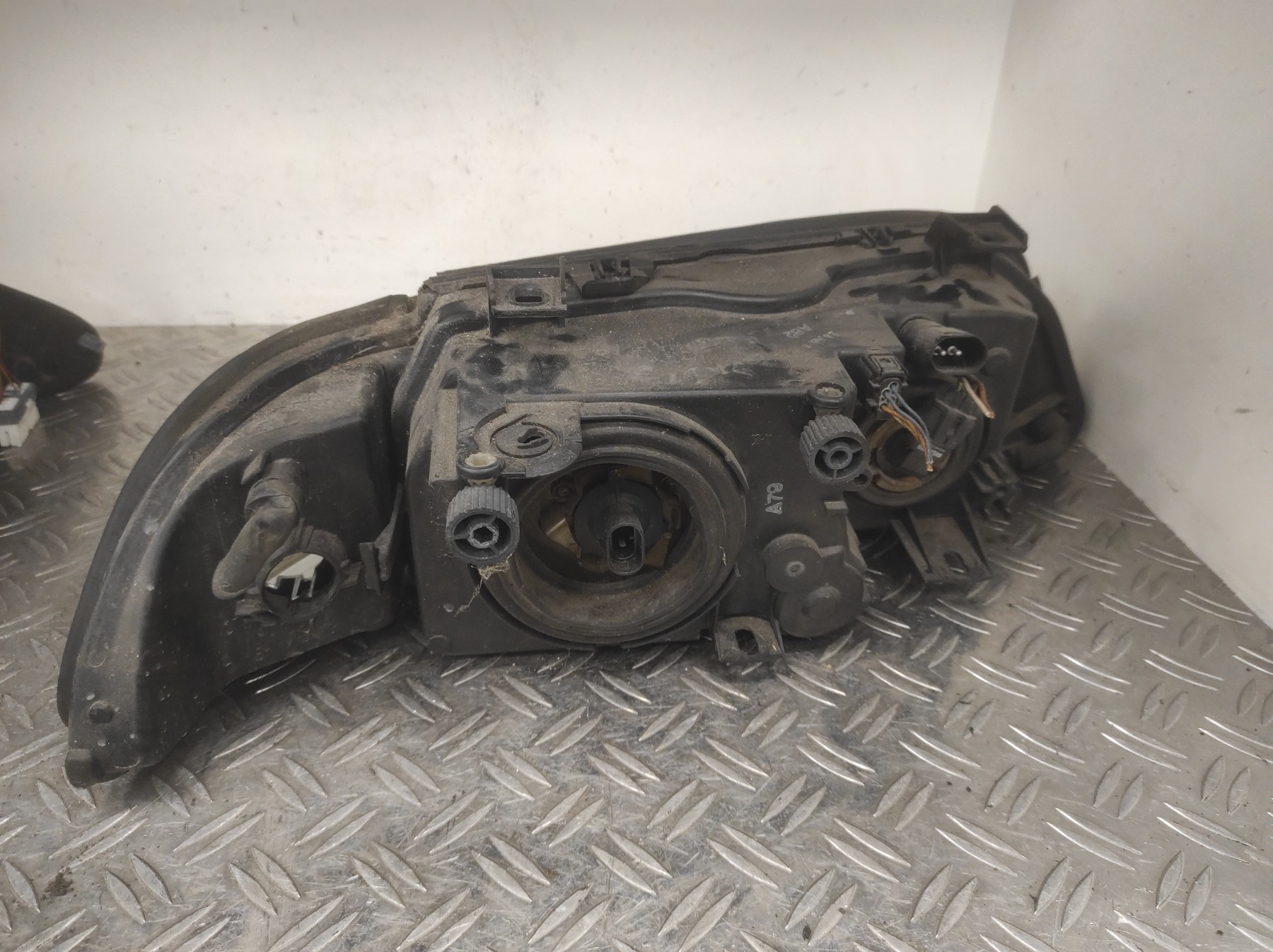 Optique avant principal gauche (feux)(phare) BMW SERIE 5 E39 PHASE 2 – 63126902425