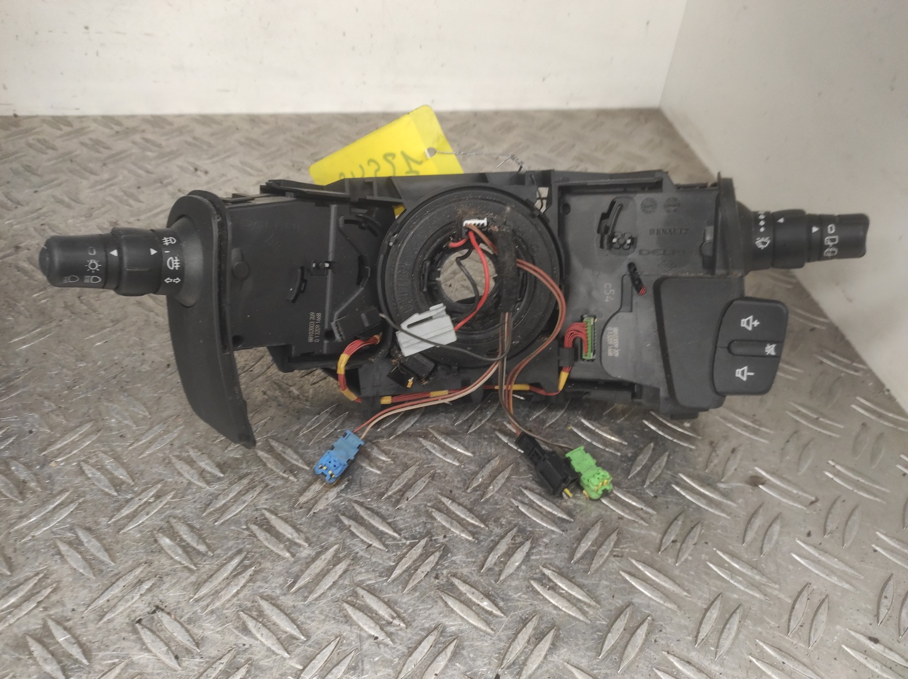 Com (Bloc Contacteur Tournant+Commodo Essuie Glace+Commodo Phare) RENAULT CLIO 3 PHASE 2 BREAK – 8200627615