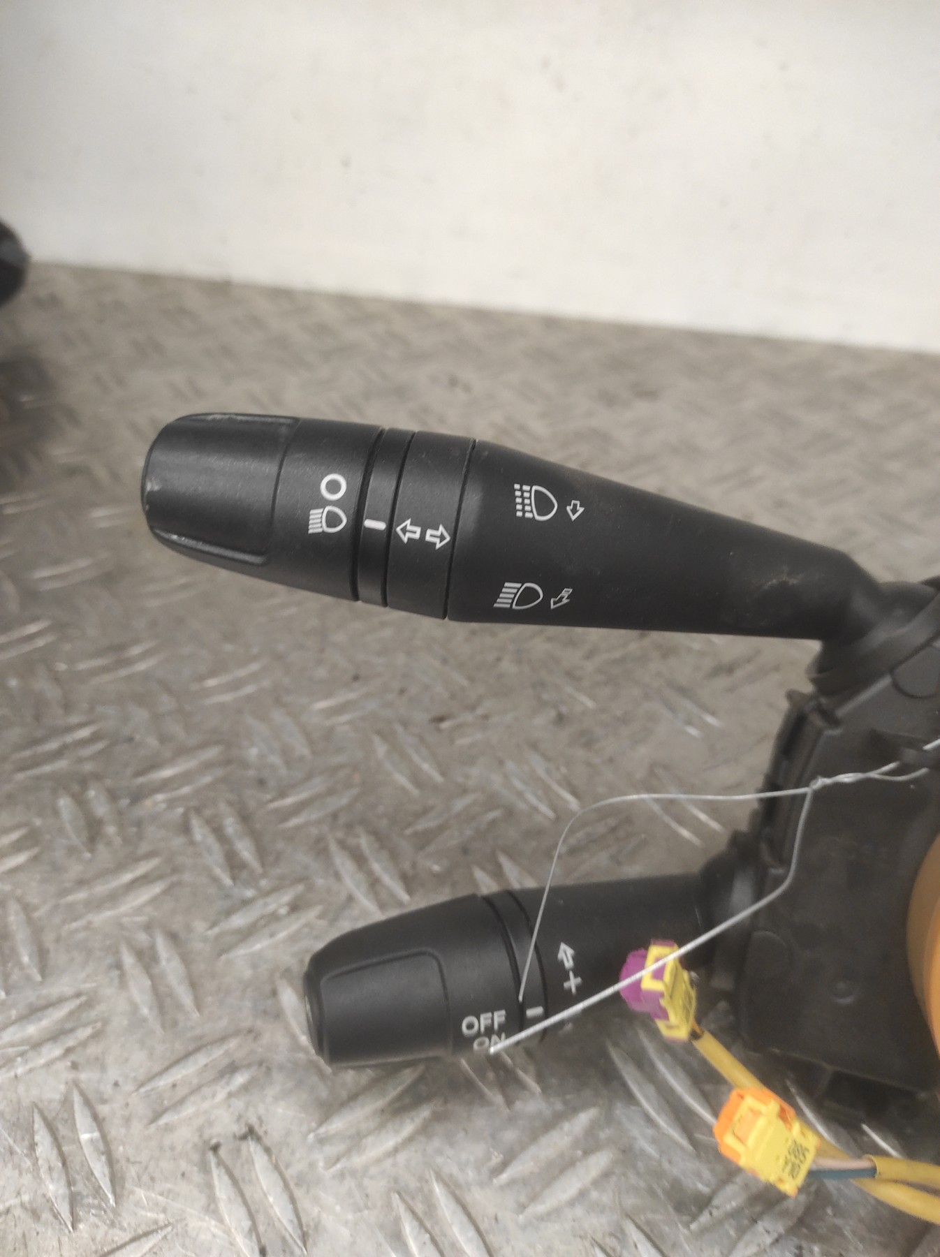 Com (Bloc Contacteur Tournant+Commodo Essuie Glace+Commodo Phare) ALFA ROMEO MITO PHASE 1 – 86262060