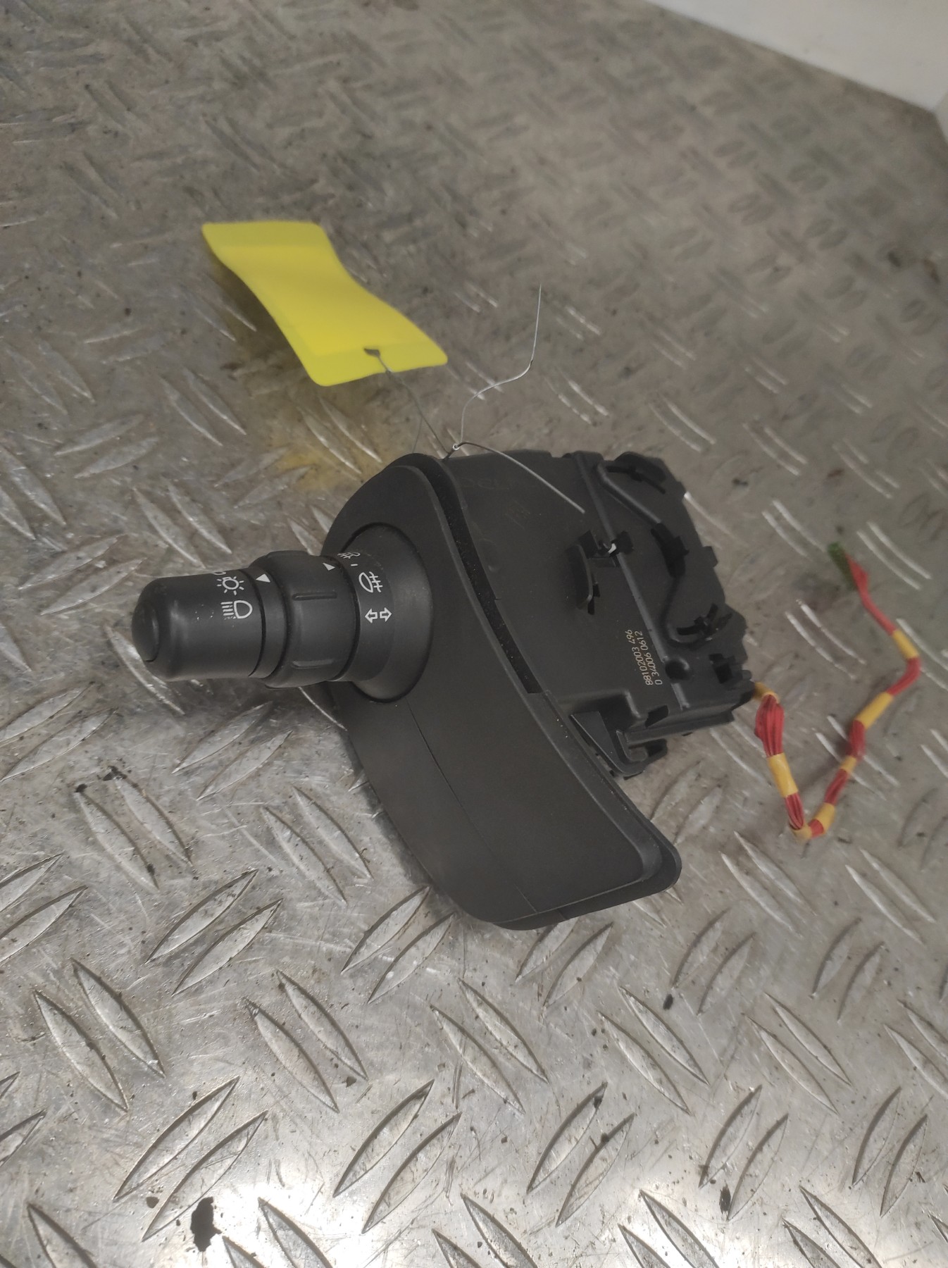 Commodo phare RENAULT CLIO 3 PHASE 1 – 88102003