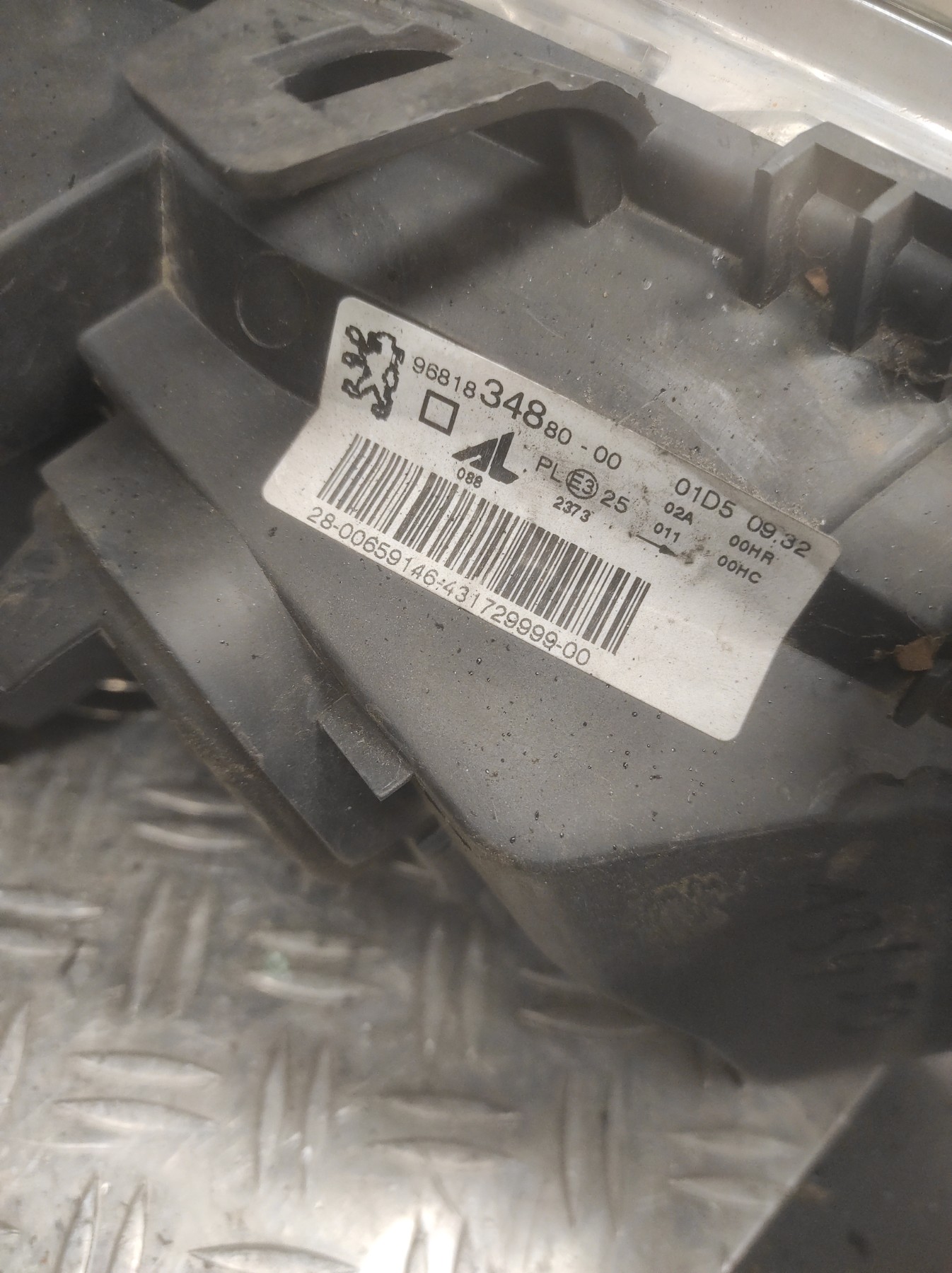 Optique avant principal gauche (feux)(phare) PEUGEOT 307 PHASE 2 – 9681834880