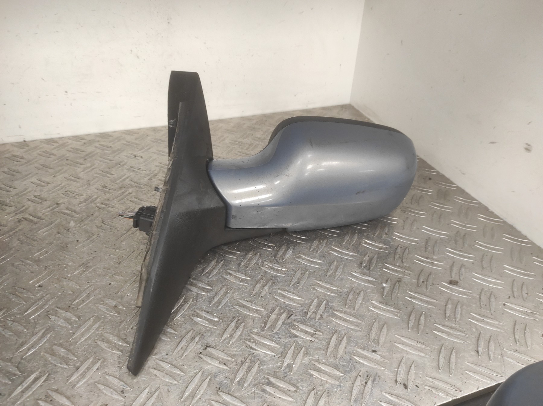 Retroviseur gauche RENAULT SCENIC 2 PHASE 1 – 7701068384