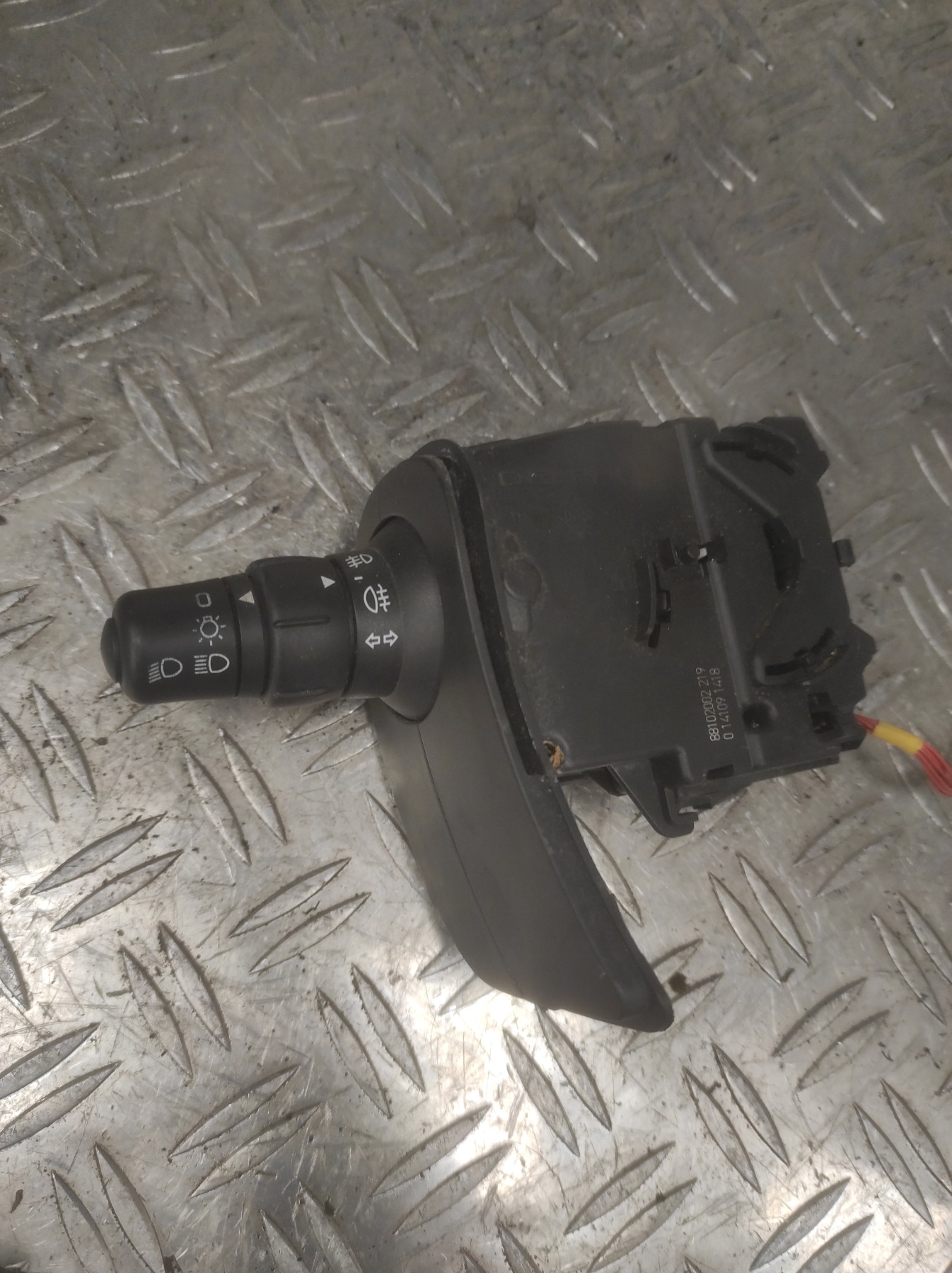 Commodo phare RENAULT CLIO 3 PHASE 1 – 88102002