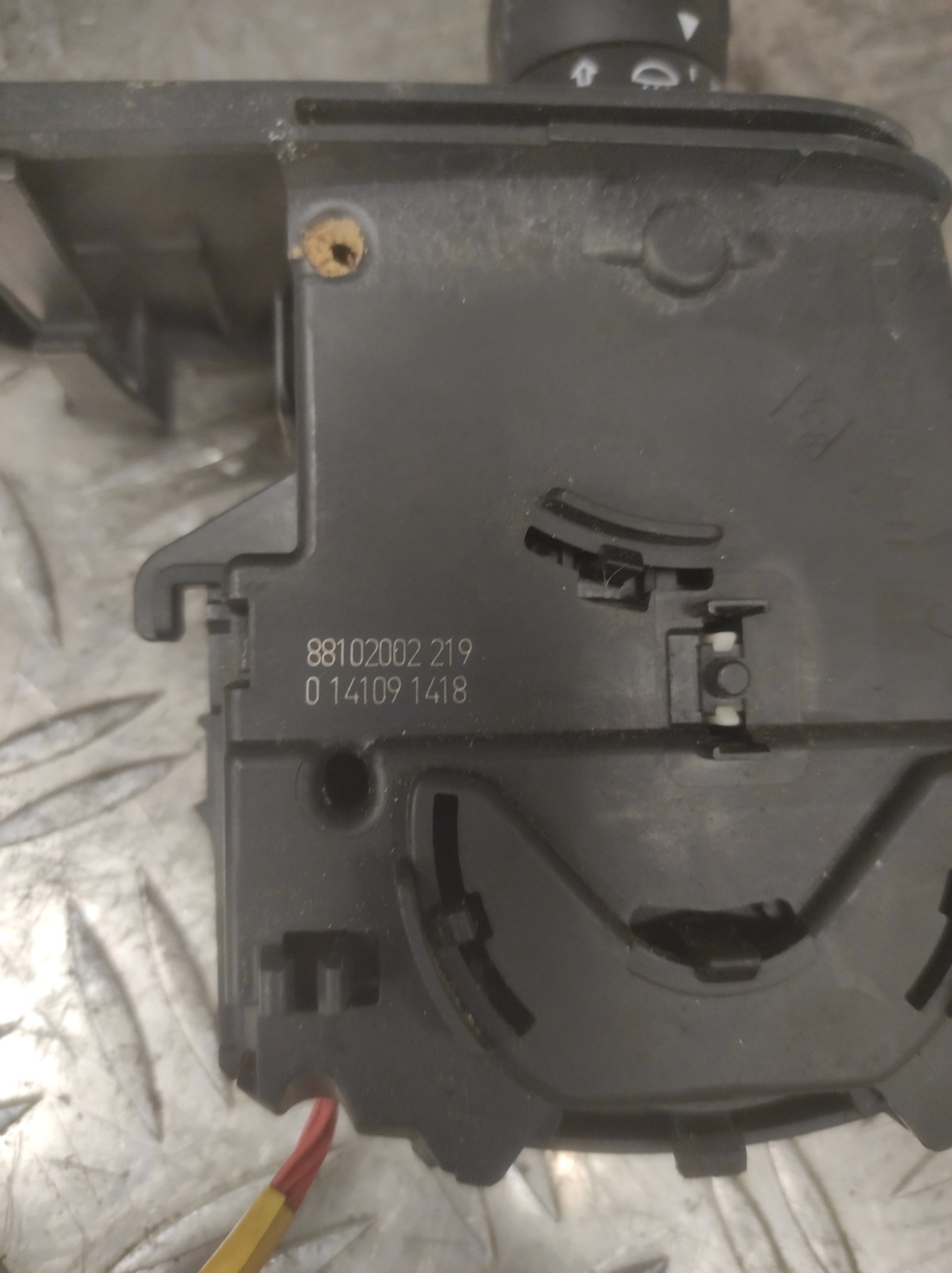 Commodo phare RENAULT CLIO 3 PHASE 1 – 88102002