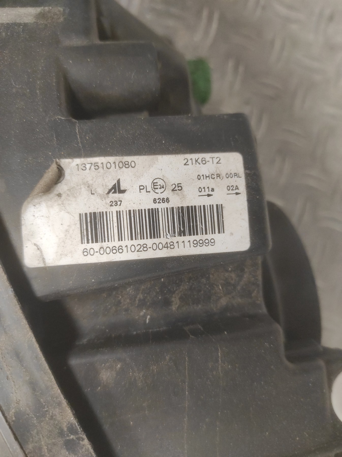 Optique avant principal gauche (feux)(phare) PEUGEOT BOXER 3 PHASE 2 – 1375101080