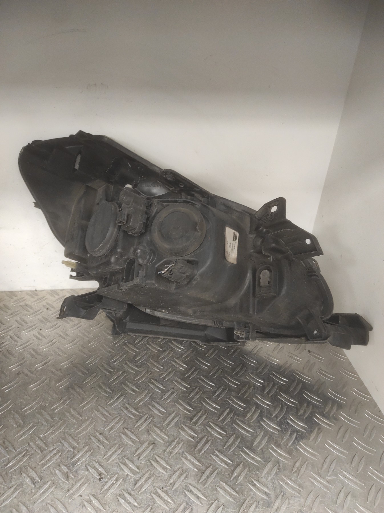 Optique avant principal gauche (feux)(phare) RENAULT CLIO 3 PHASE 1 – 8200459824