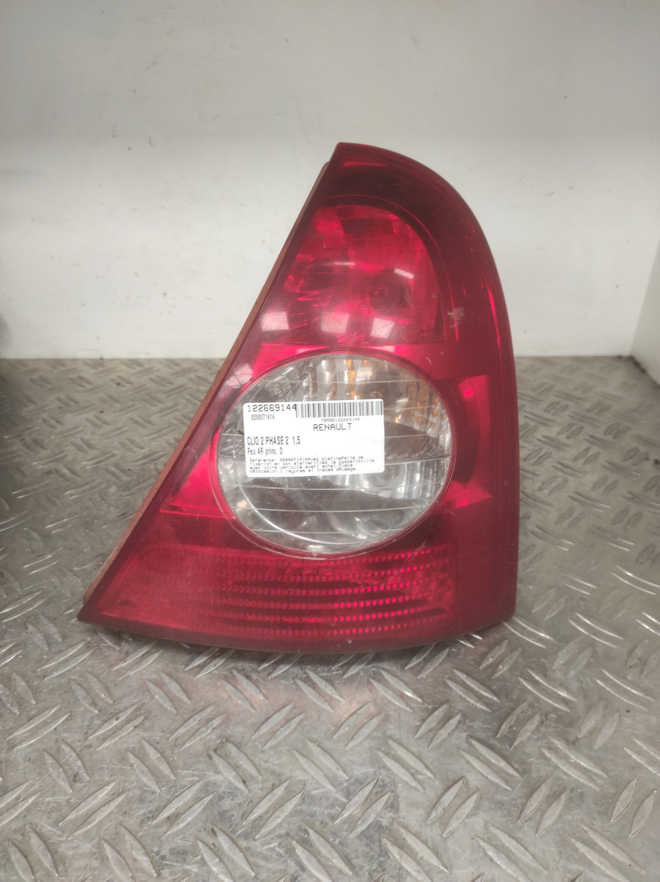 Feu arriere principal droit (feux) RENAULT CLIO 2 PHASE 2 – 8200071414