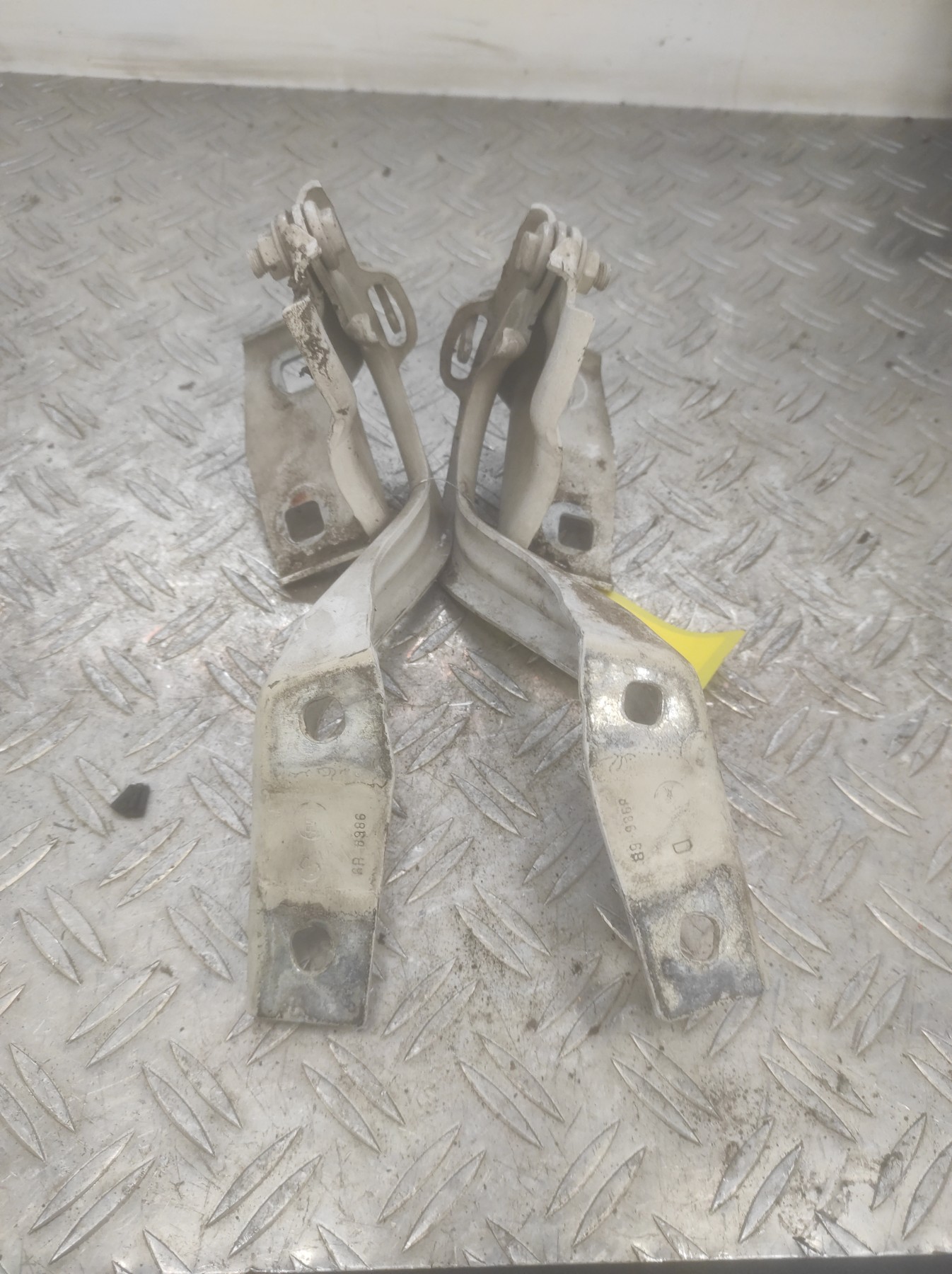 Charniere de capot PEUGEOT BOXER 3 PHASE 2 – 1612684780