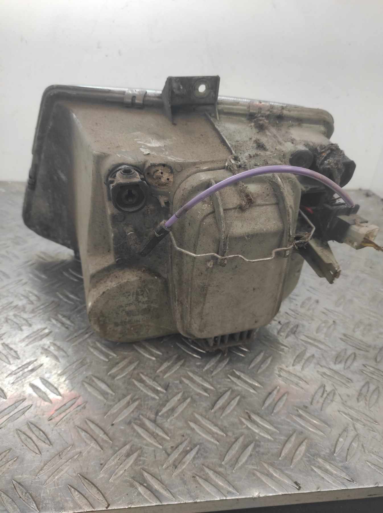 Optique avant principal droit (feux)(phare) MERCEDES VITO 638 – A6388200161