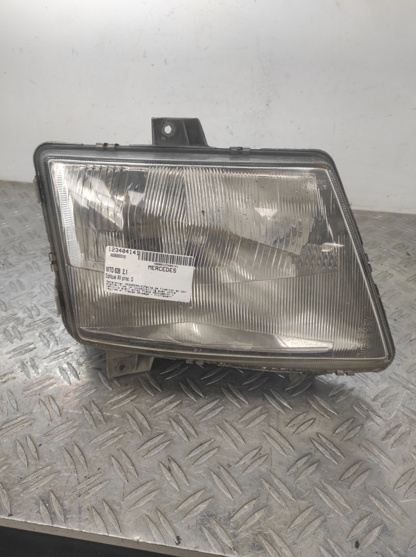 Optique avant principal droit (feux)(phare) MERCEDES VITO 638 – A6388200161