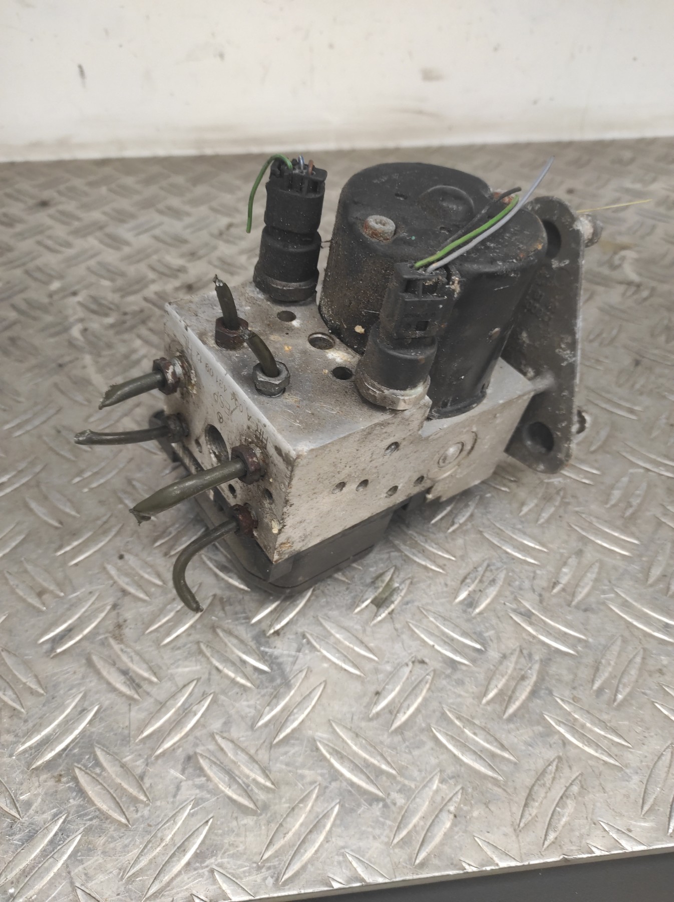 Bloc ABS (freins anti-blocage) MERCEDES CLASSE A 168 PHASE 2 – A0044310912