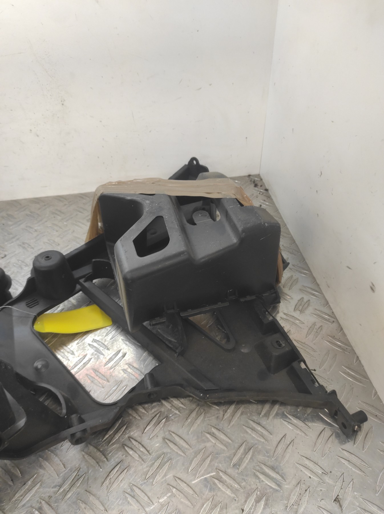 Support de pare chocs arriere RENAULT LAGUNA 3 PHASE 1 – 850440001R
