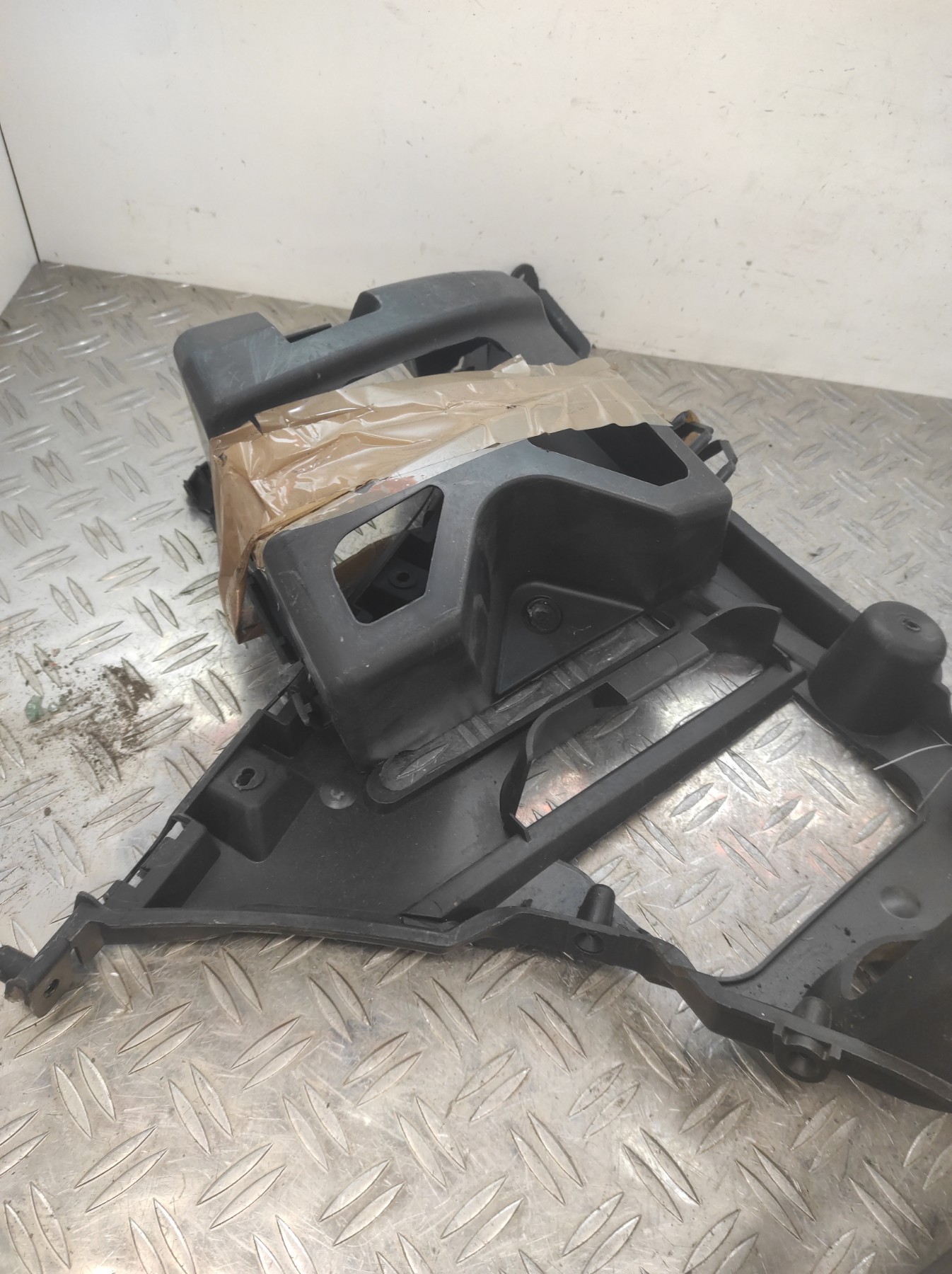 Support de pare chocs arriere RENAULT LAGUNA 3 PHASE 1 – 850440001R