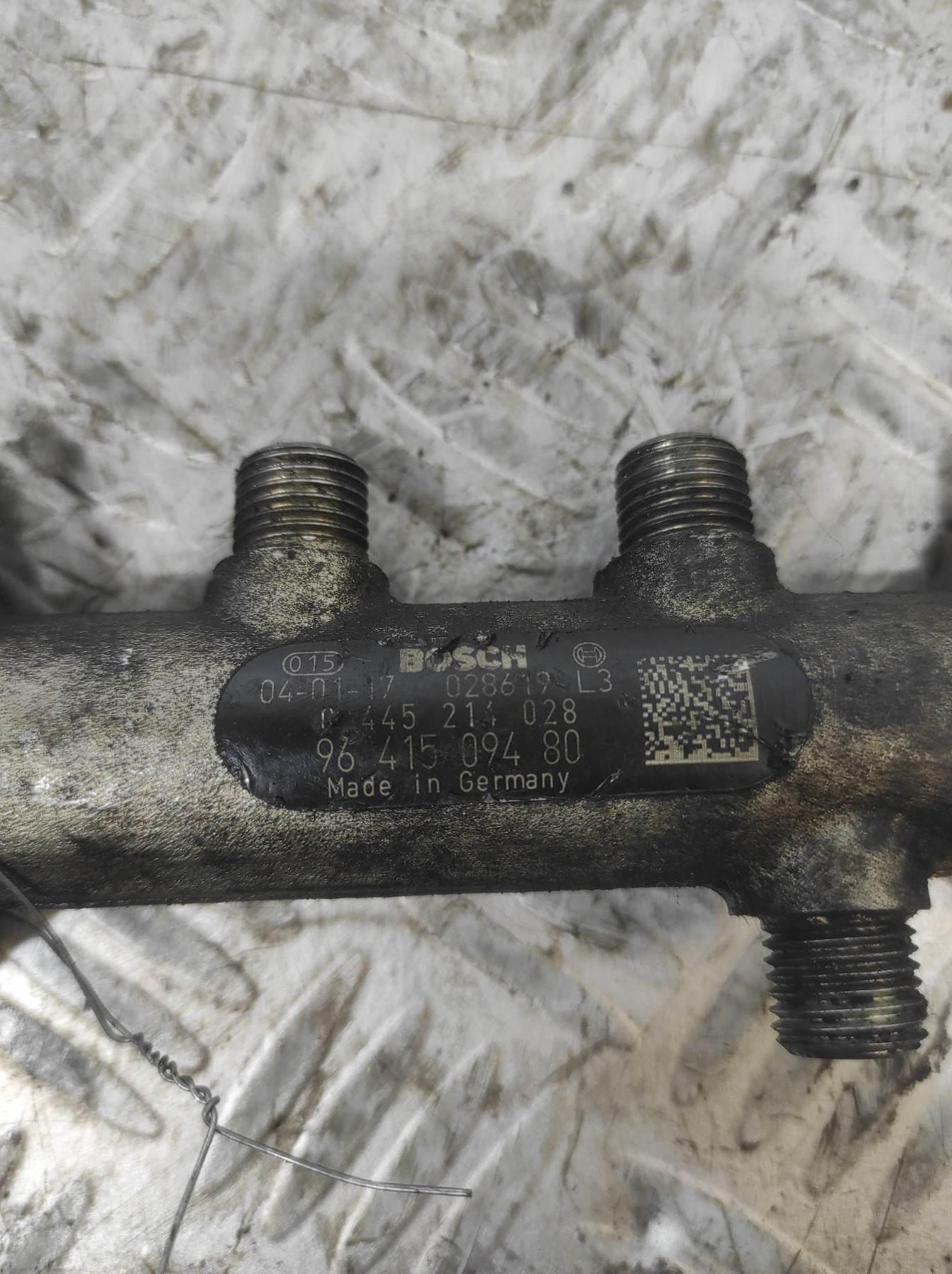 Rampe injection PEUGEOT 206+ – 9641509480