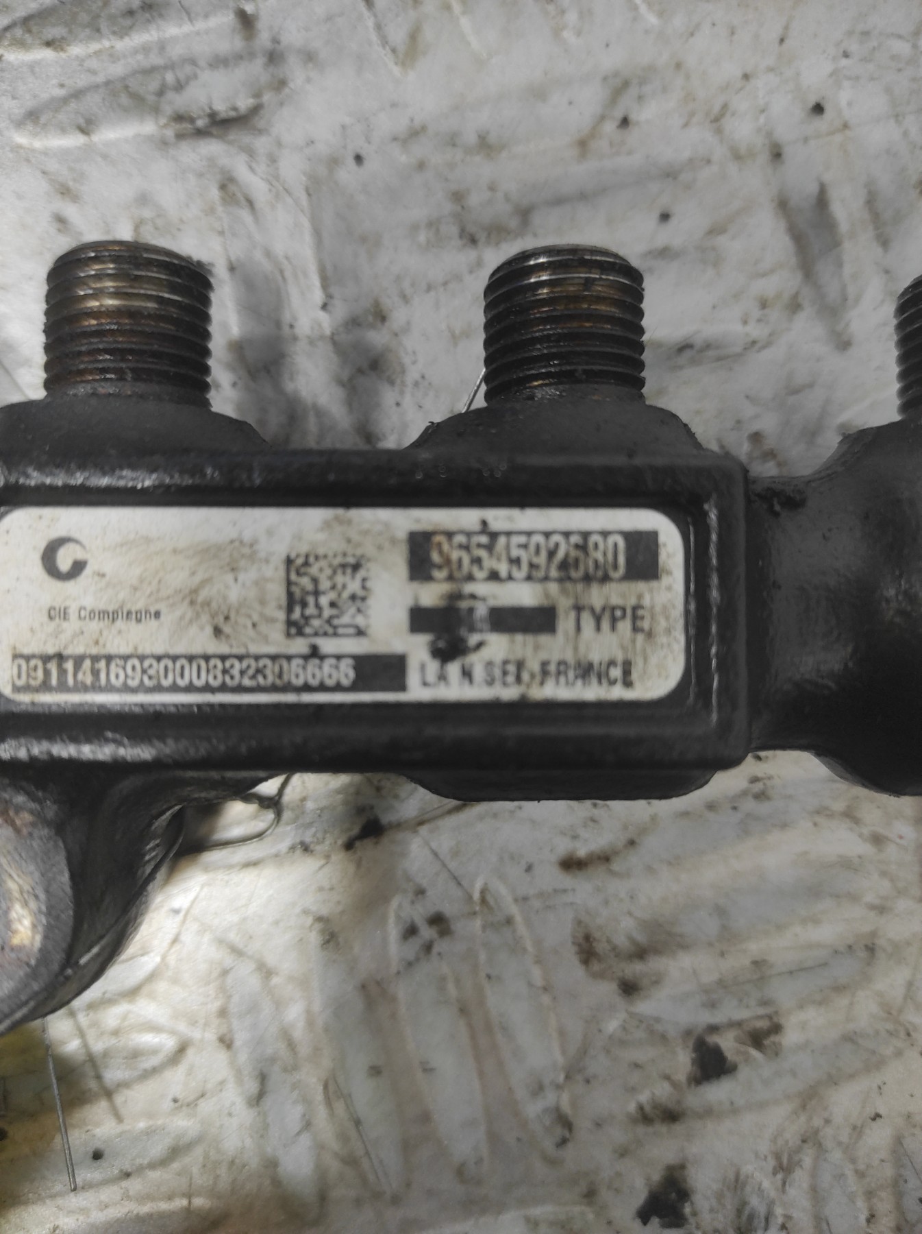 Rampe injection PEUGEOT 308 1 PHASE 2 – 9654592680