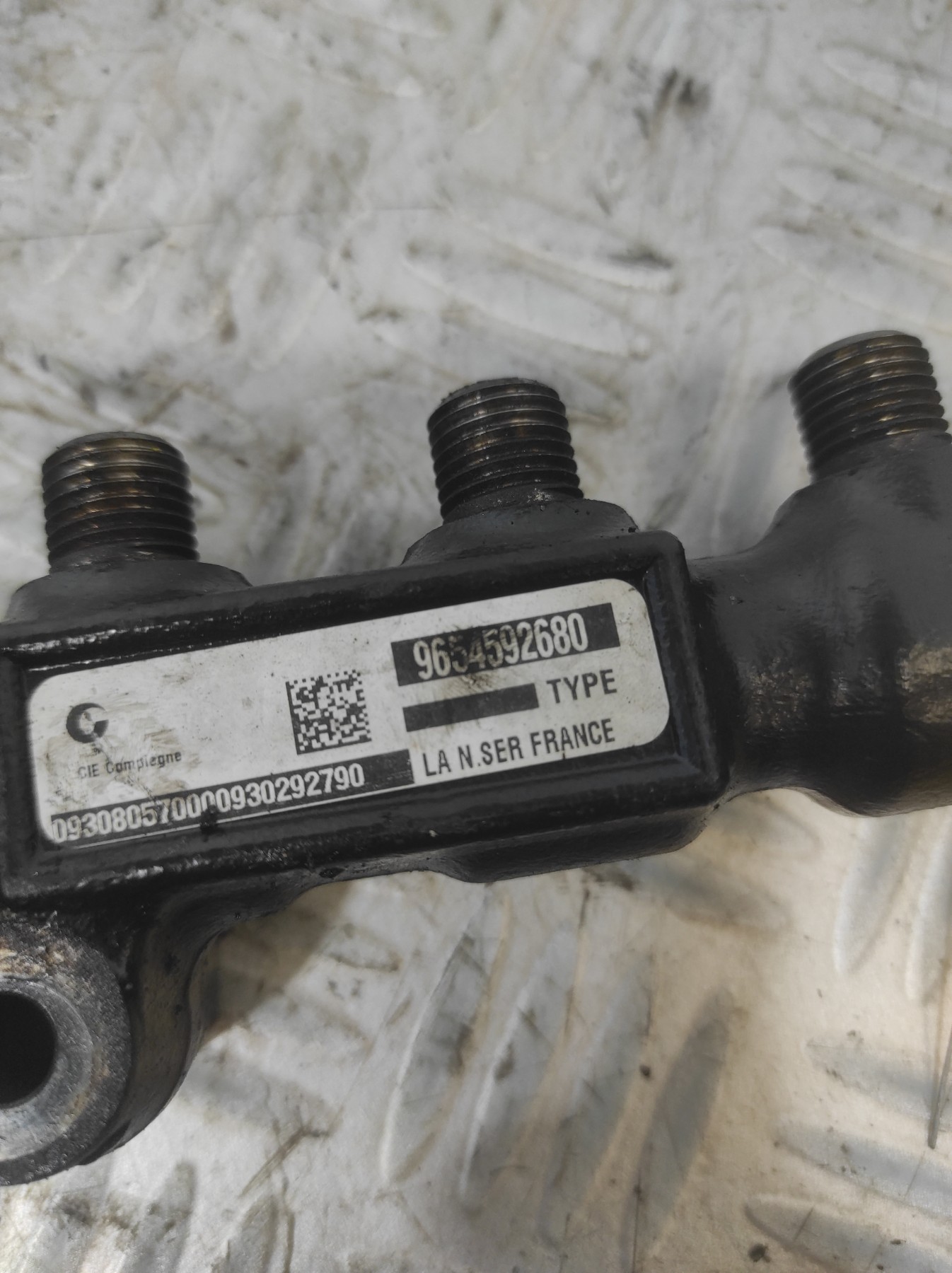 Rampe injection PEUGEOT 308 1 PHASE 2 – 9654592680