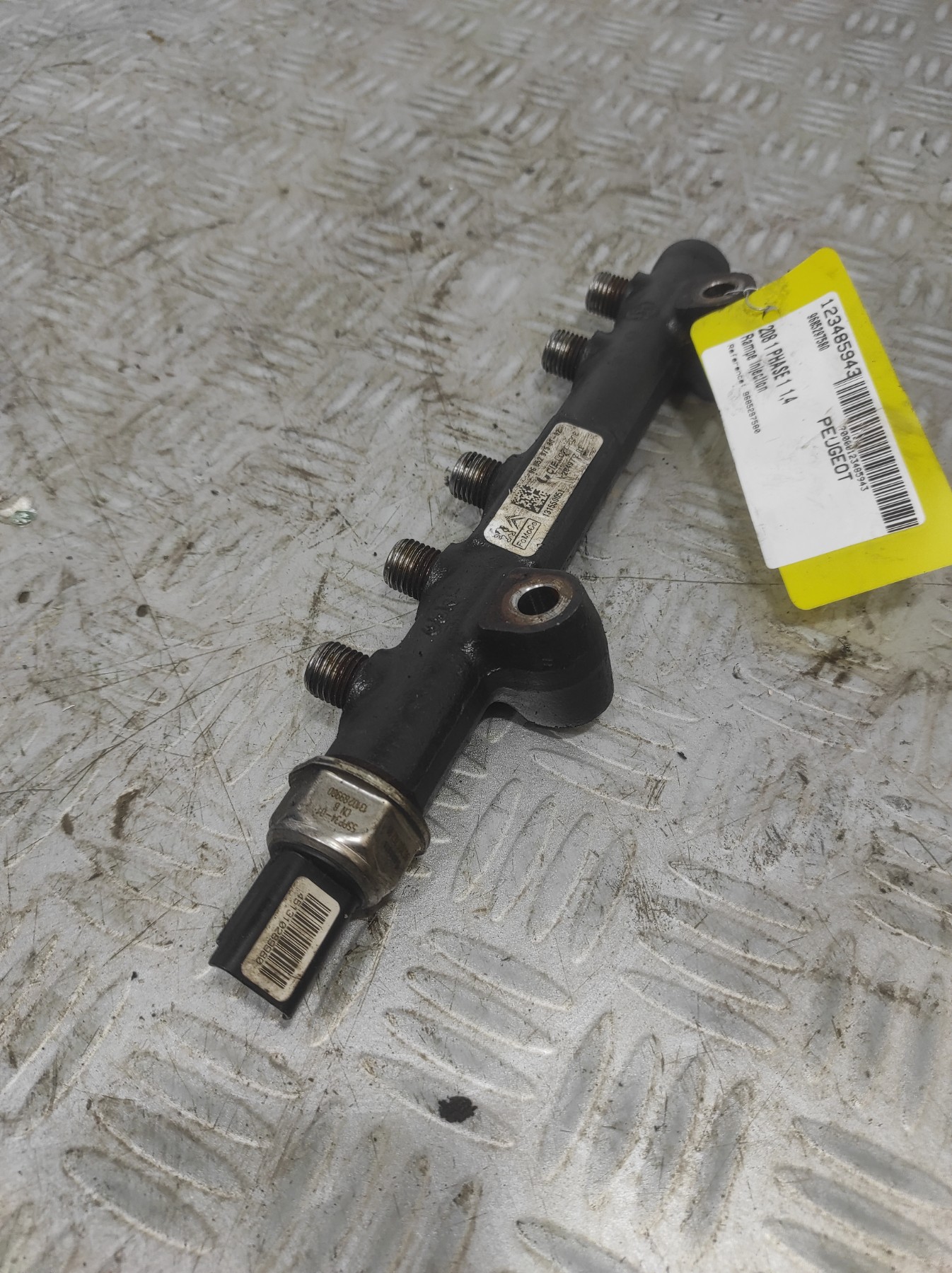 Rampe injection PEUGEOT 208 1 PHASE 1 – 9685297580