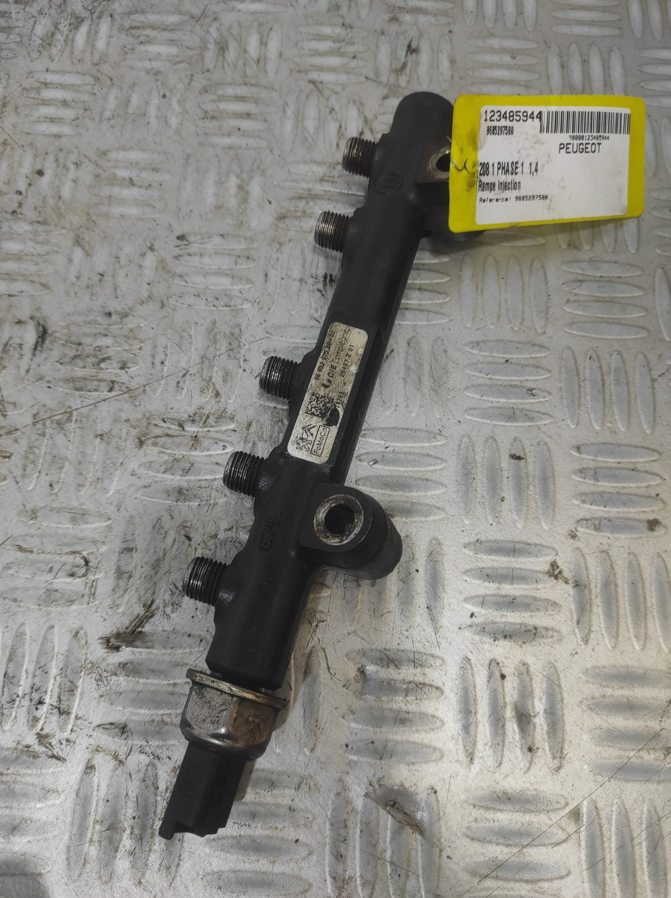 Rampe injection PEUGEOT 208 1 PHASE 1 – 9685297580