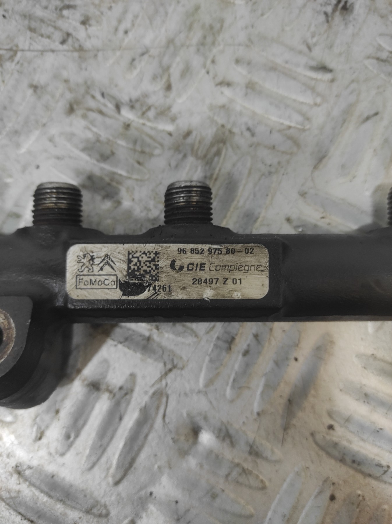 Rampe injection PEUGEOT 208 1 PHASE 1 – 9685297580
