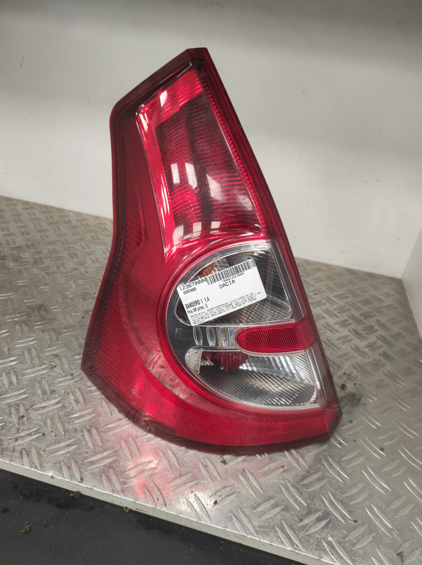 Feu arriere principal gauche (feux) DACIA SANDERO 1 – 8200734825