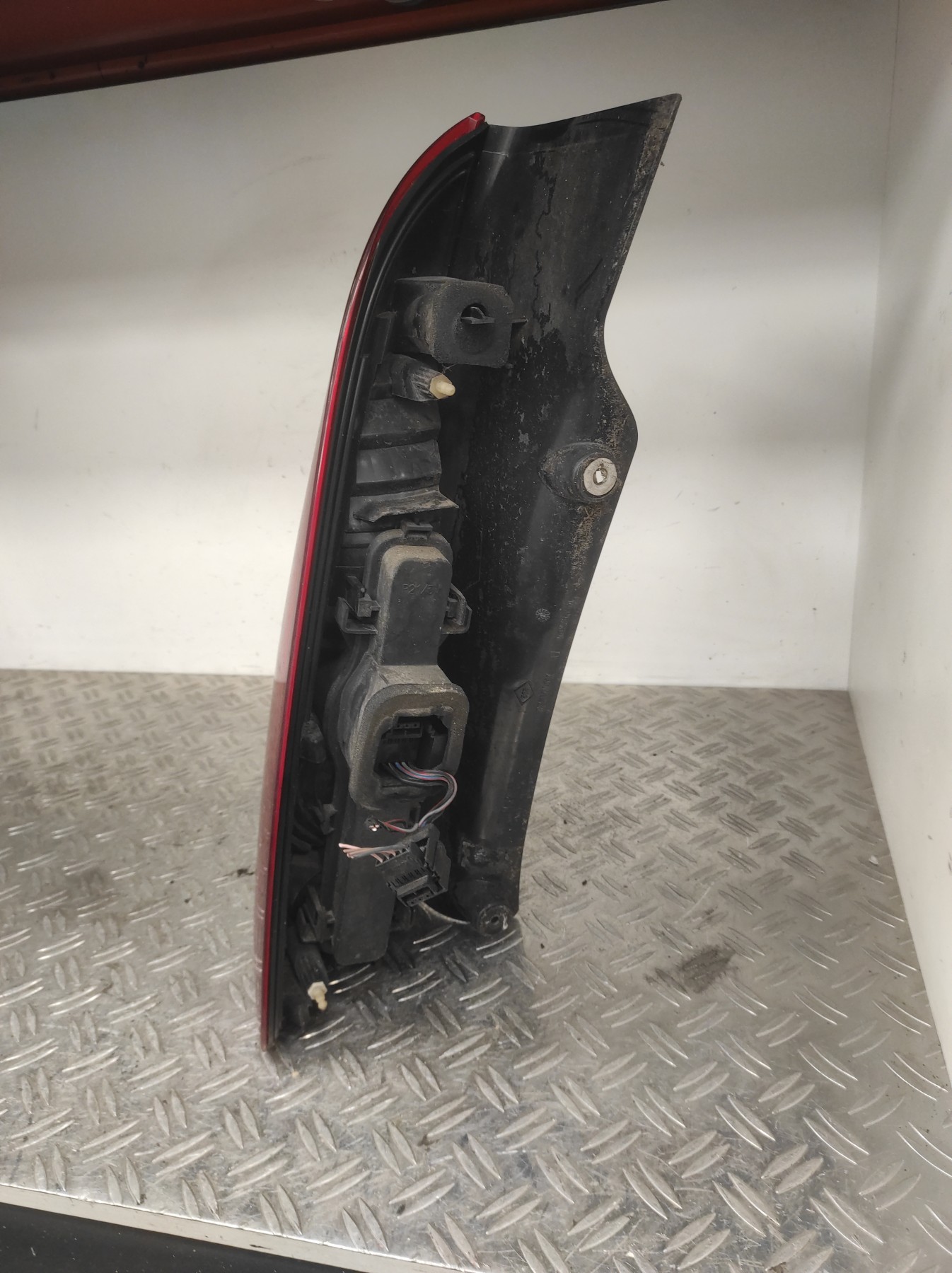 Feu arriere principal droit (feux) RENAULT ESPACE 4 PHASE 2 – 8200394724