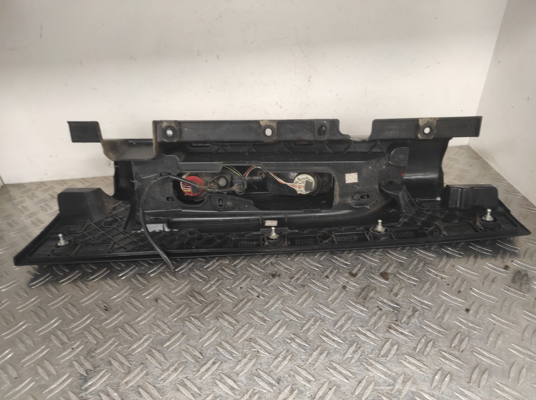 Feu arriere principal gauche (feux) RENAULT TRAFIC 3 COURT PHASE 1 – 265556737R