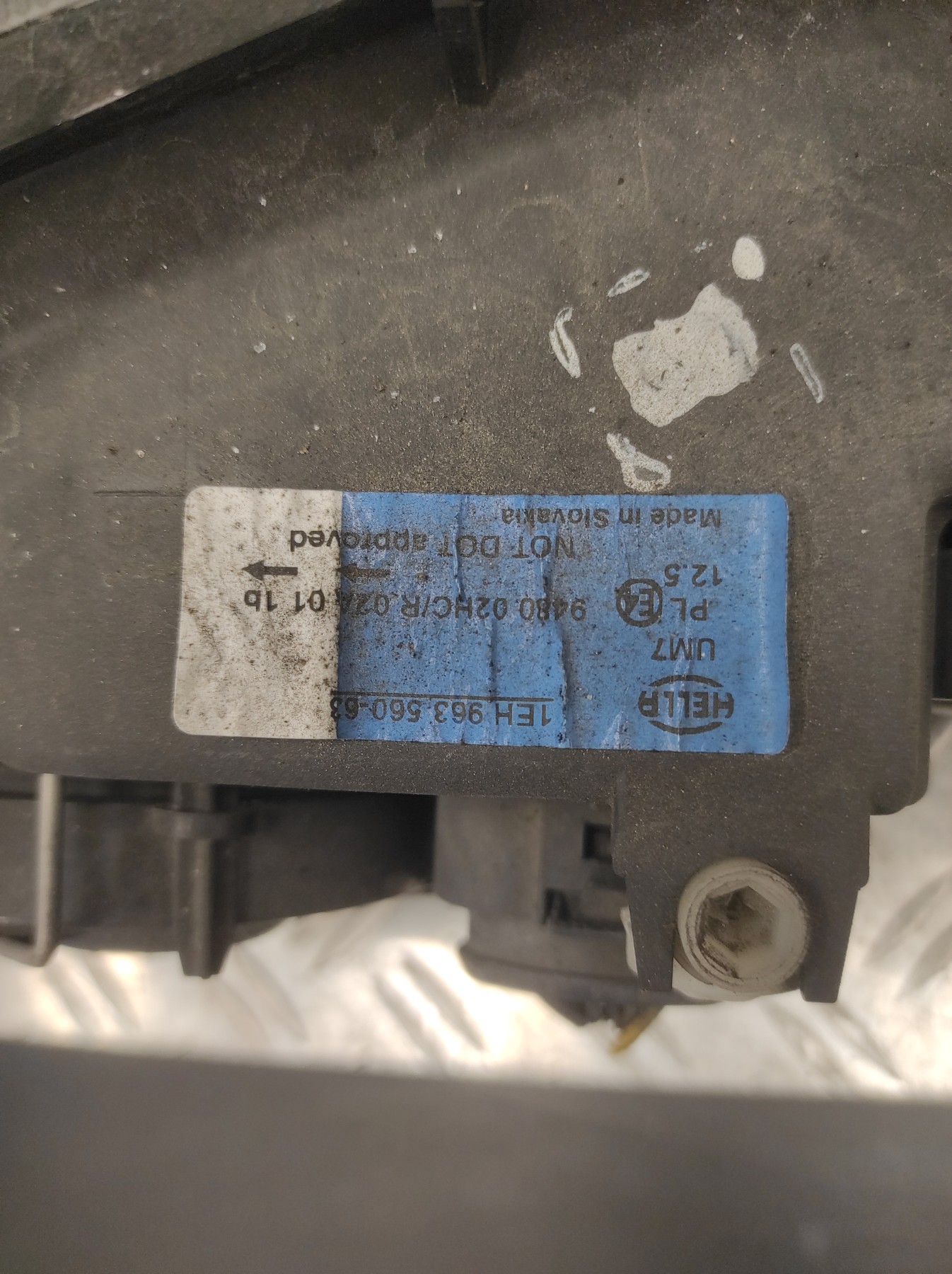 Optique avant principal gauche (feux)(phare) VOLKSWAGEN BORA BREAK – 1EH96356063