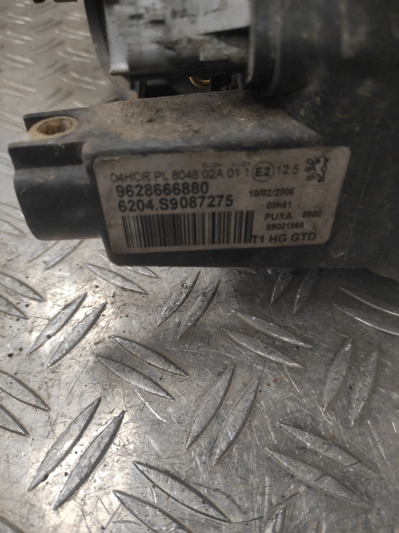 Optique avant principal gauche (feux)(phare) PEUGEOT 206 PHASE 2 – 9628666880