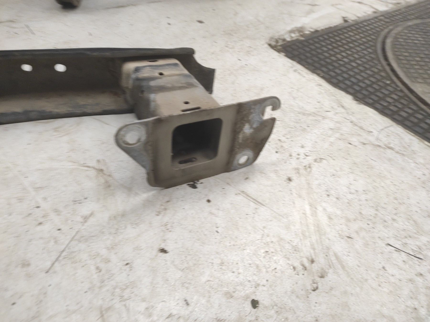 Renfort pare choc arriere (traverse) PEUGEOT 2008 1 PHASE 1 – 9808616680