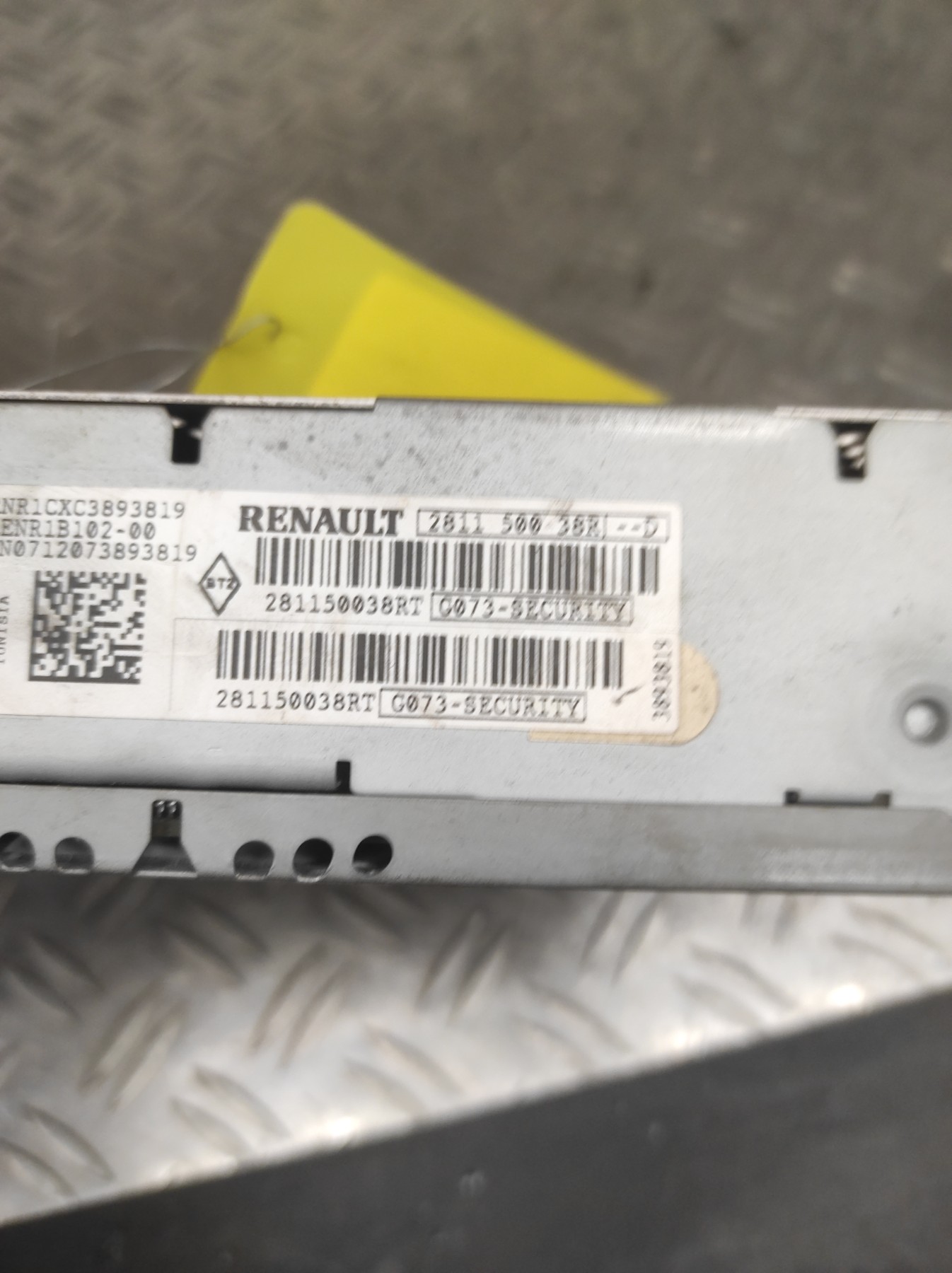 Autoradio d’origine RENAULT CLIO 3 PHASE 1 – 281150038R